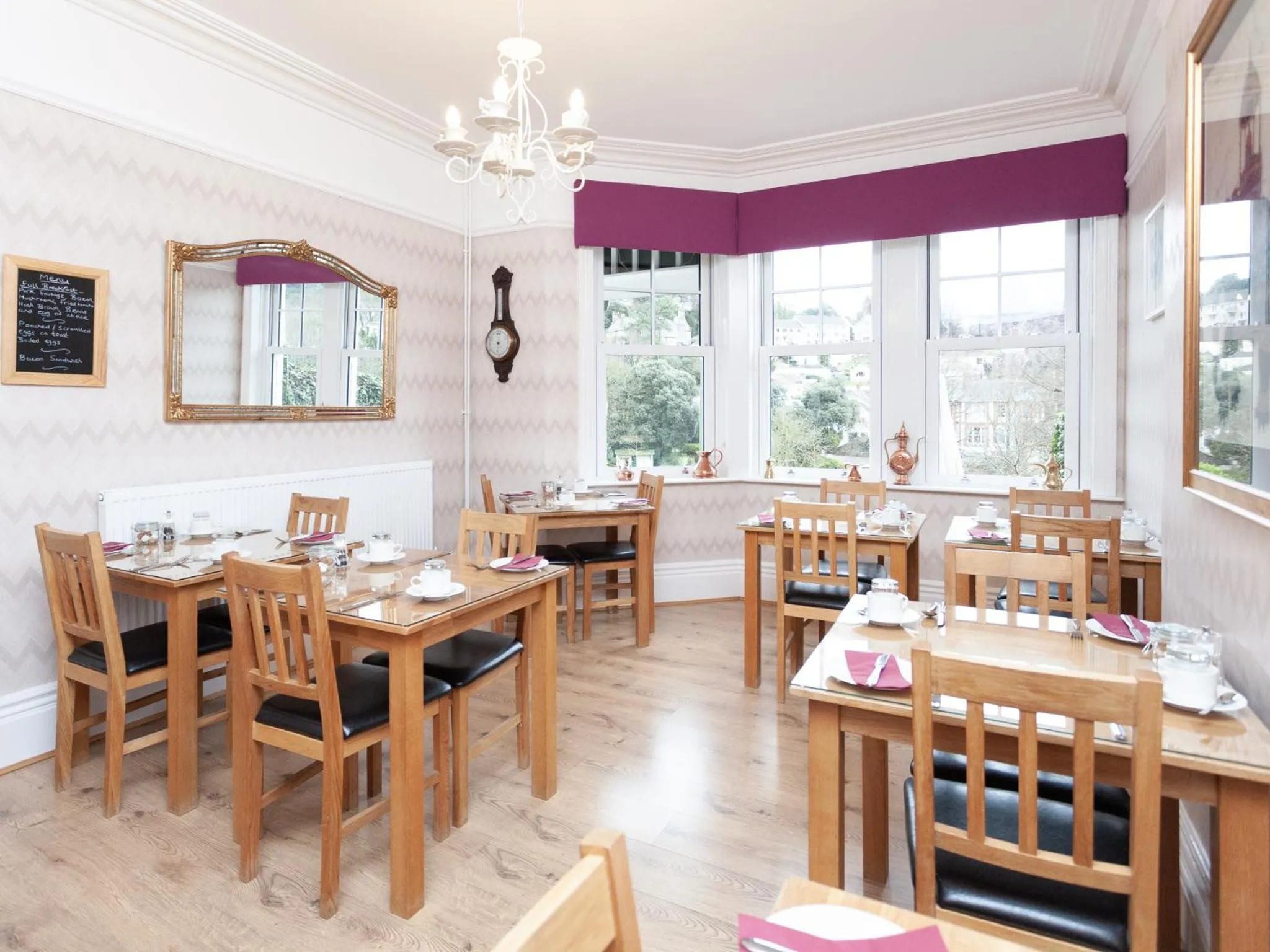 Dining area in The Ravenswood B&B