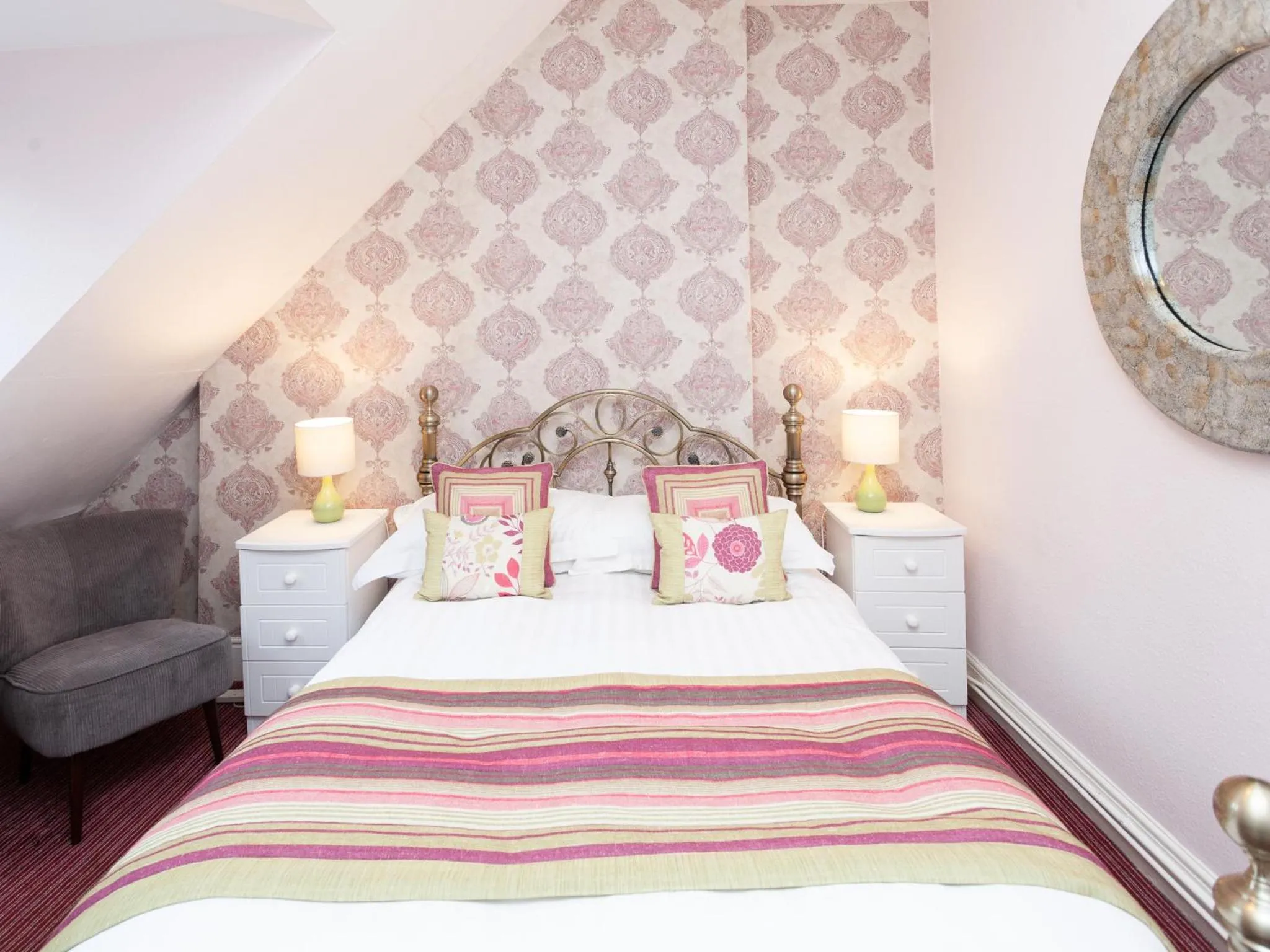 Bedroom, Bed in The Ravenswood B&B