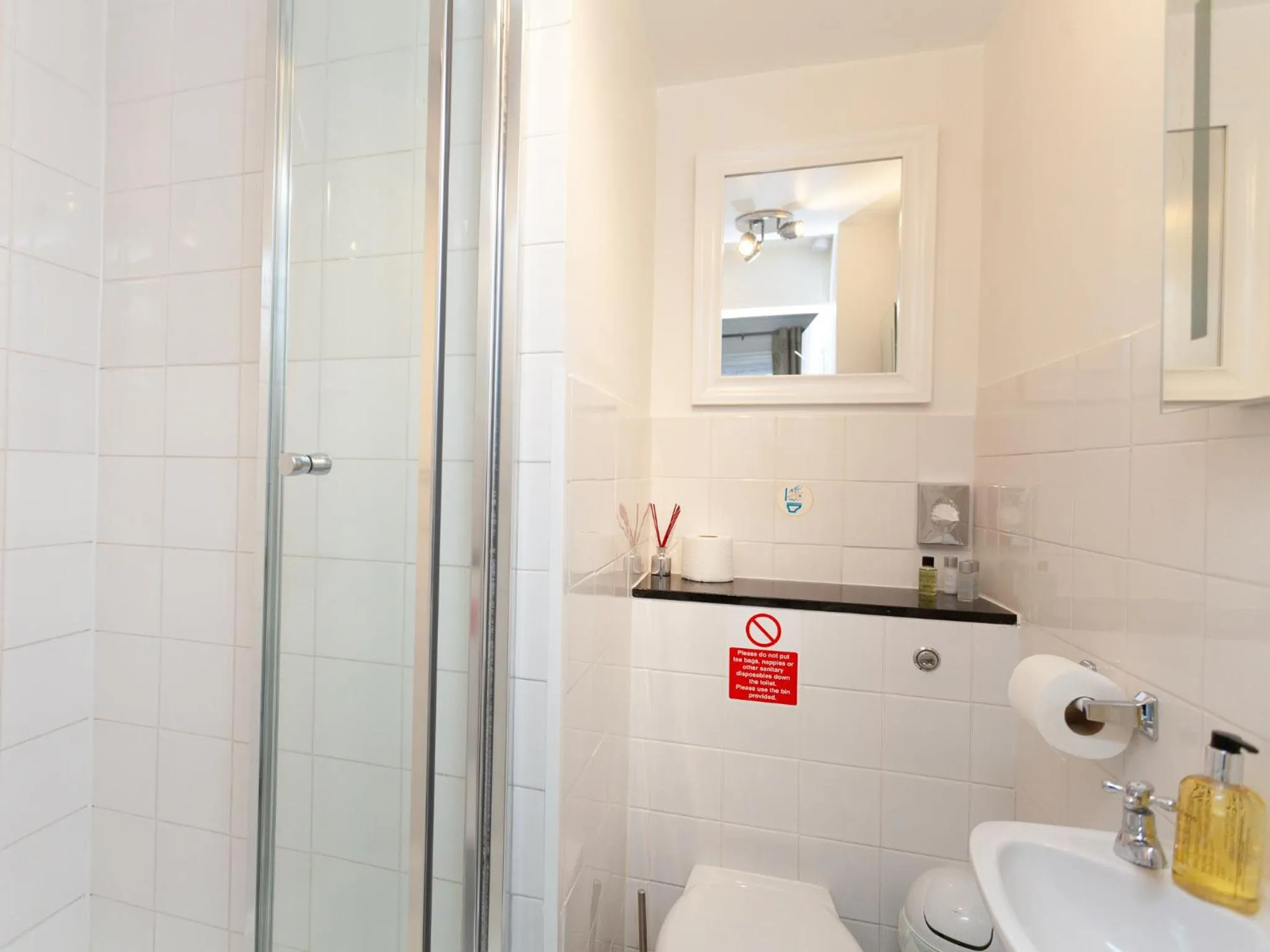 Bathroom in The Ravenswood B&B