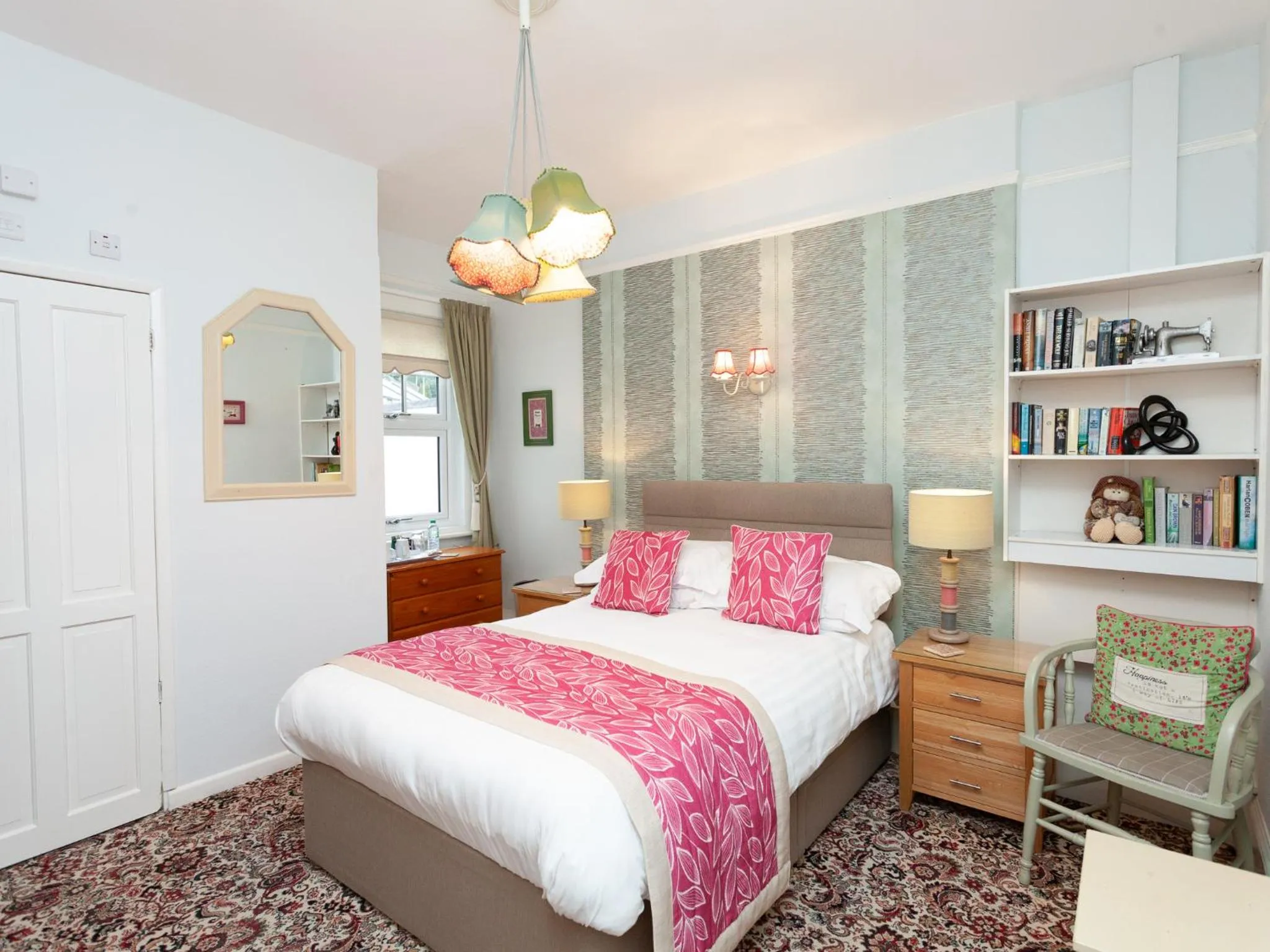 Bedroom, Bed in The Ravenswood B&B