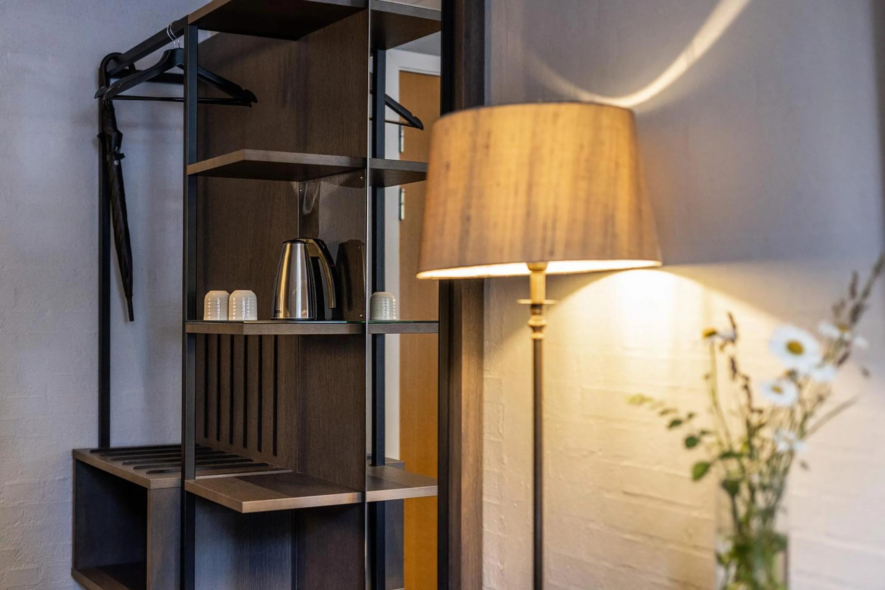 hair dresser, Bed in Hotel Scheelsminde