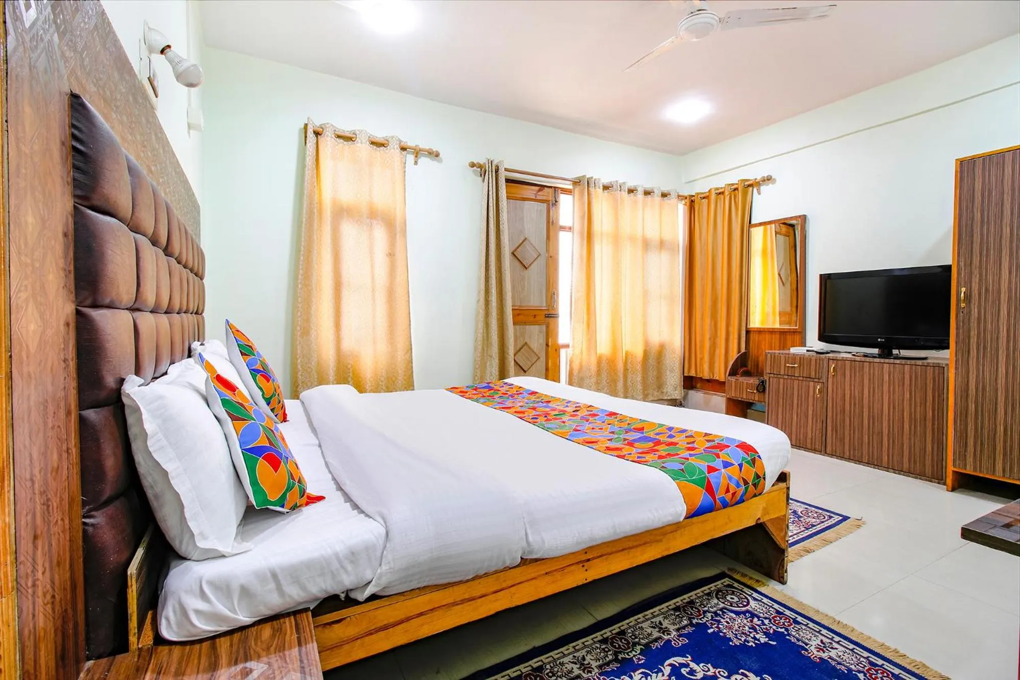 Bed in FabHotel Grand Comforts - Near Airport