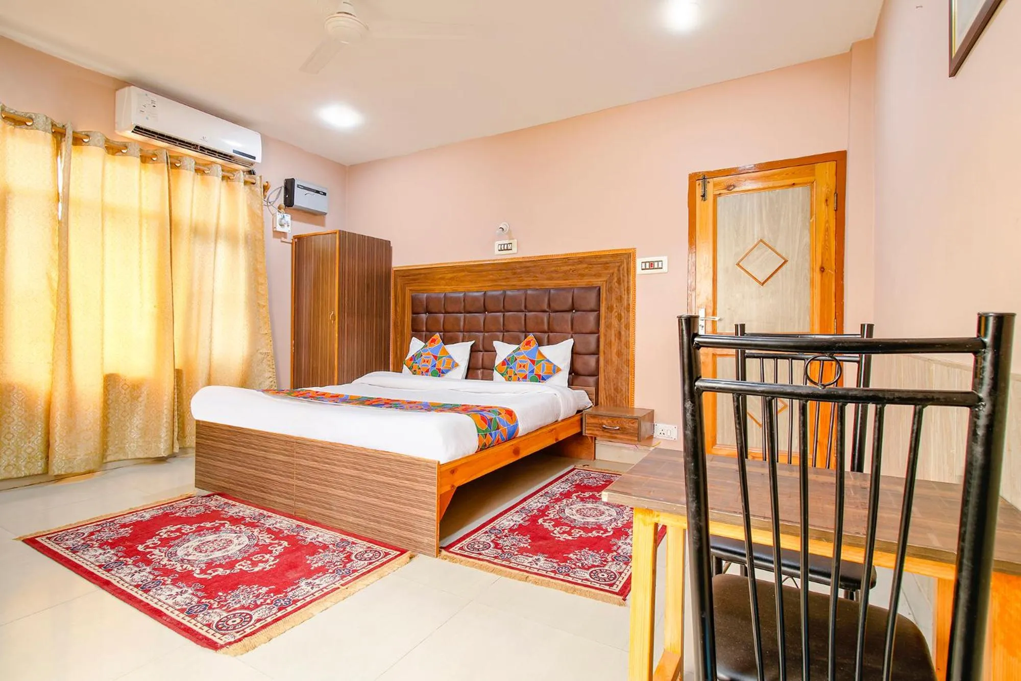 Bed in FabHotel Grand Comforts - Near Airport