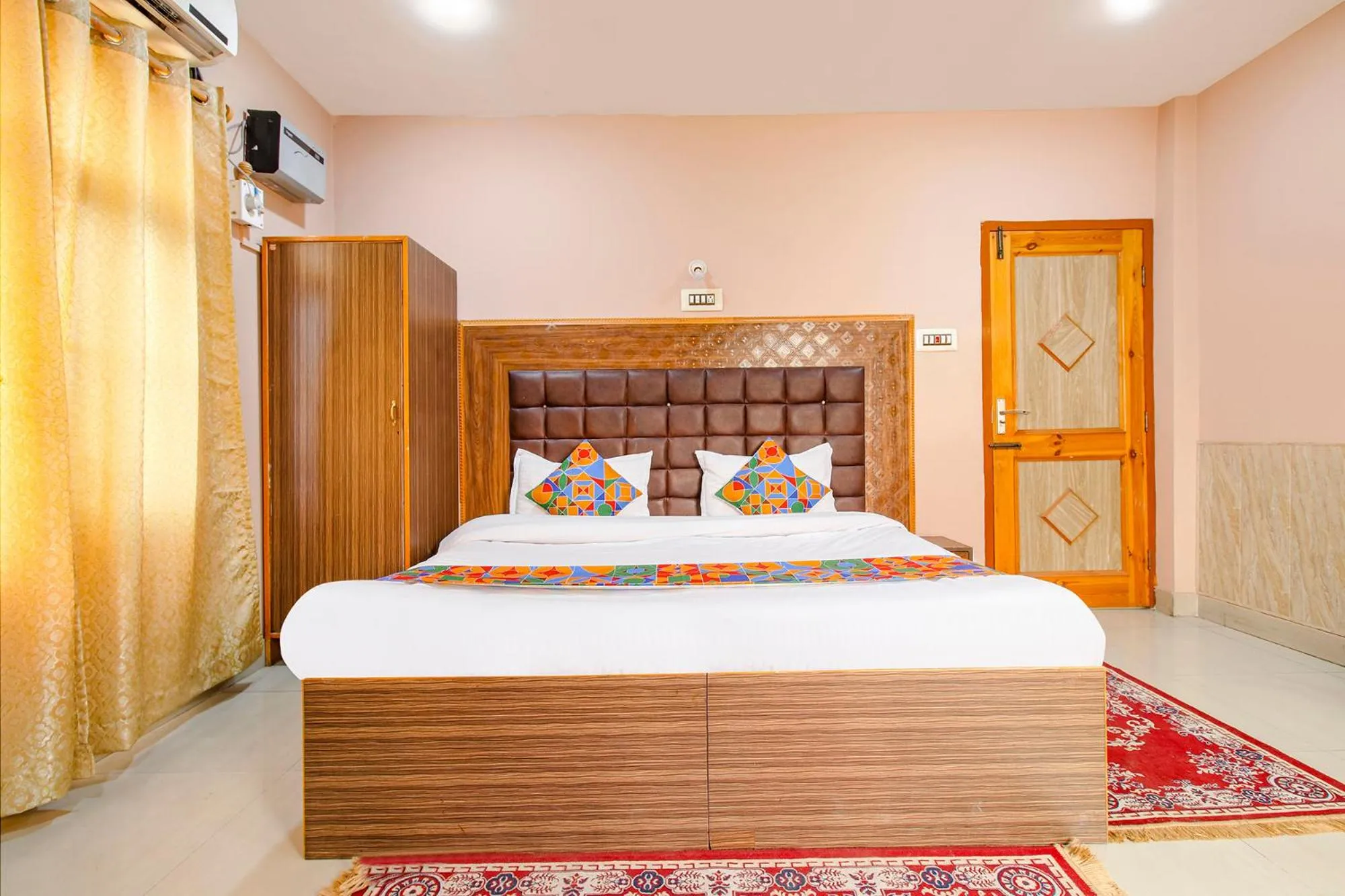 Bed in FabHotel Grand Comforts - Near Airport