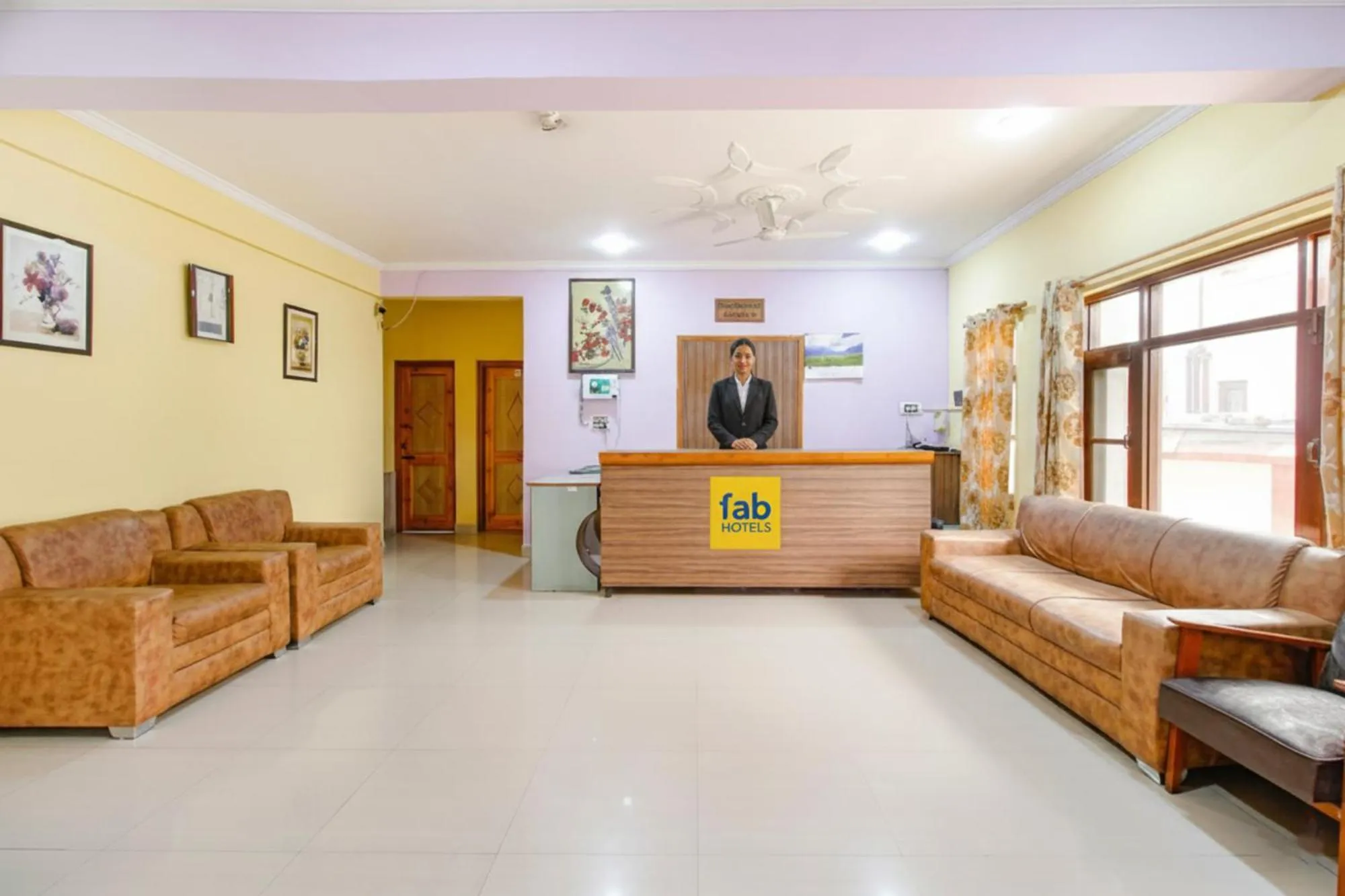 Lobby or reception in FabHotel Grand Comforts - Near Airport