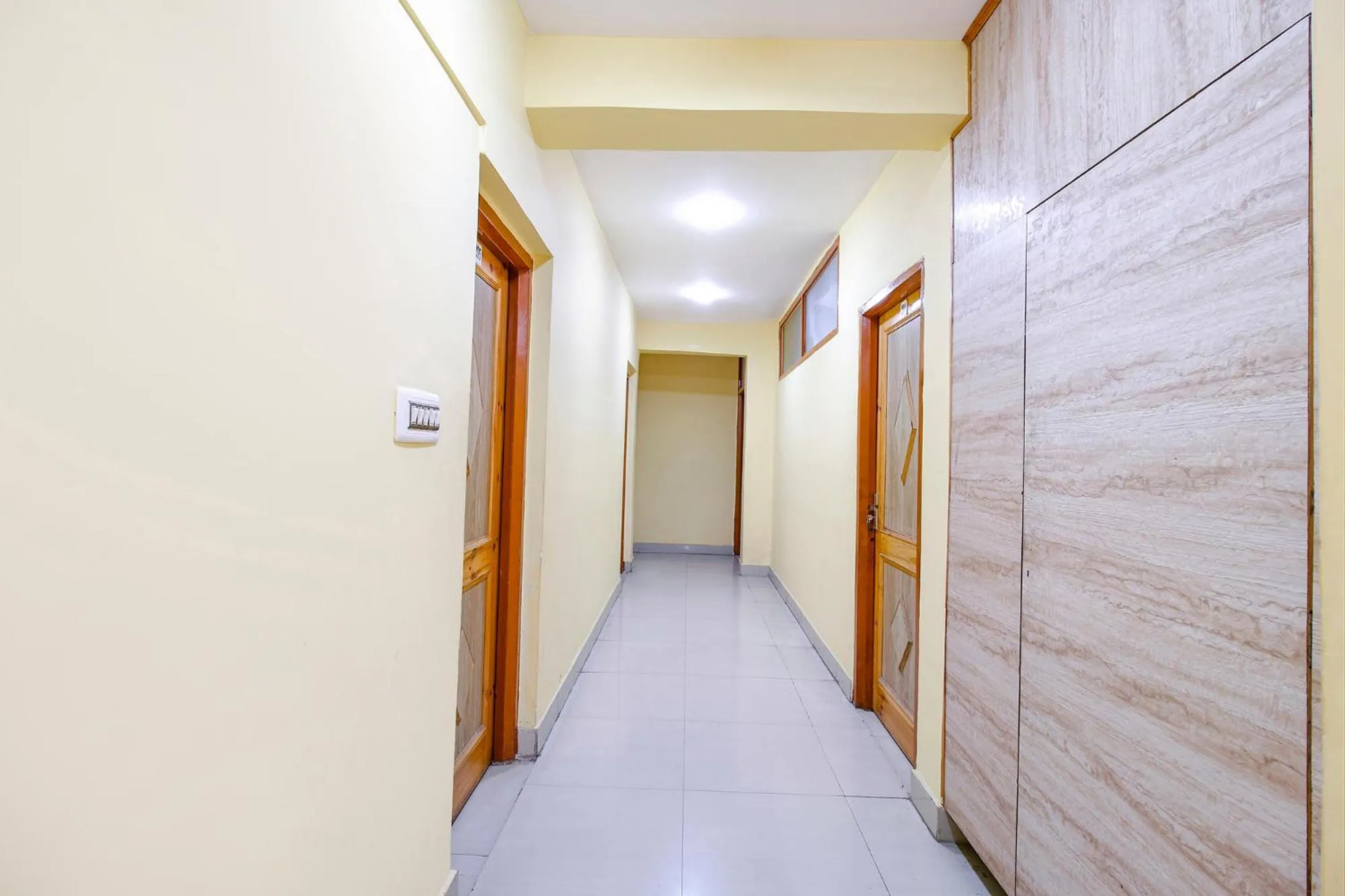 Lobby or reception in FabHotel Grand Comforts - Near Airport