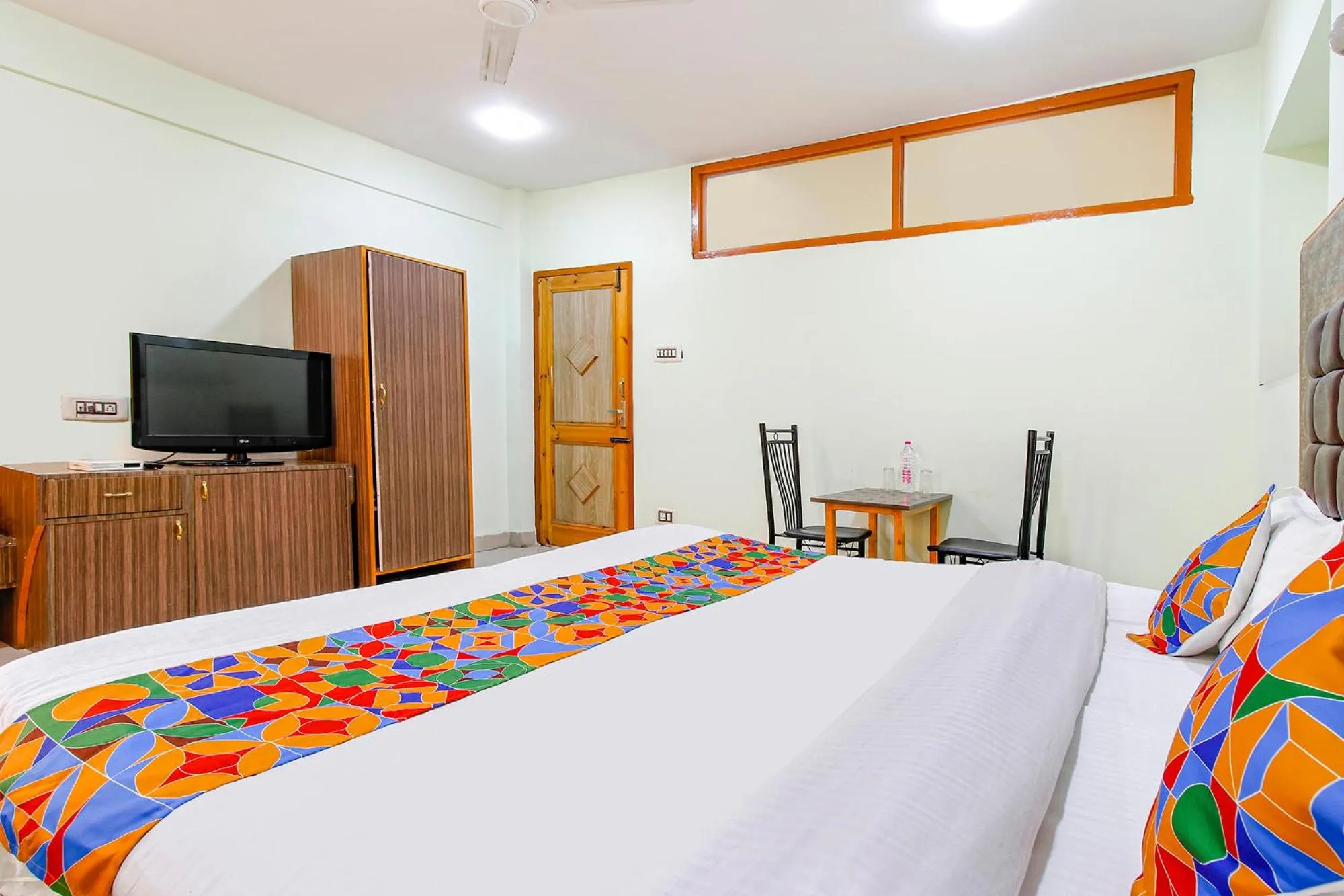 Bed in FabHotel Grand Comforts - Near Airport