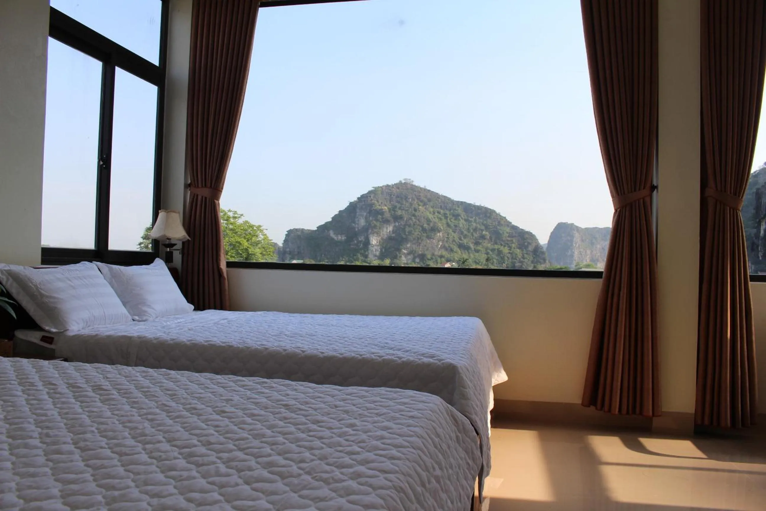 View (from property/room), Bed in Sierra Homestay