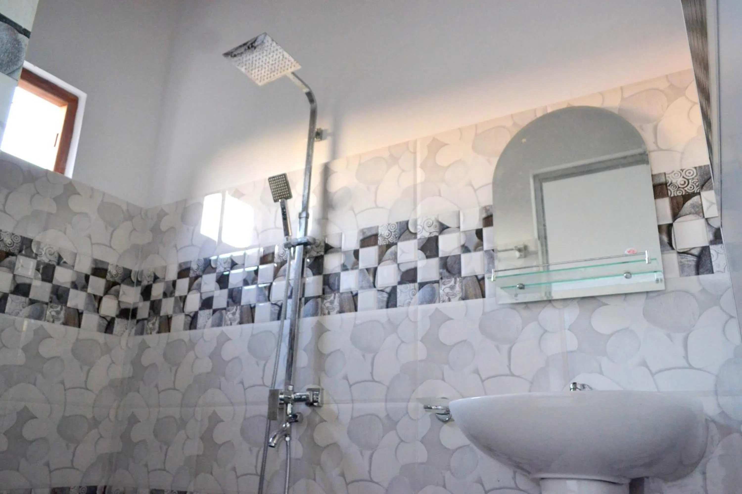 Shower in Rich Resort & Restaurant