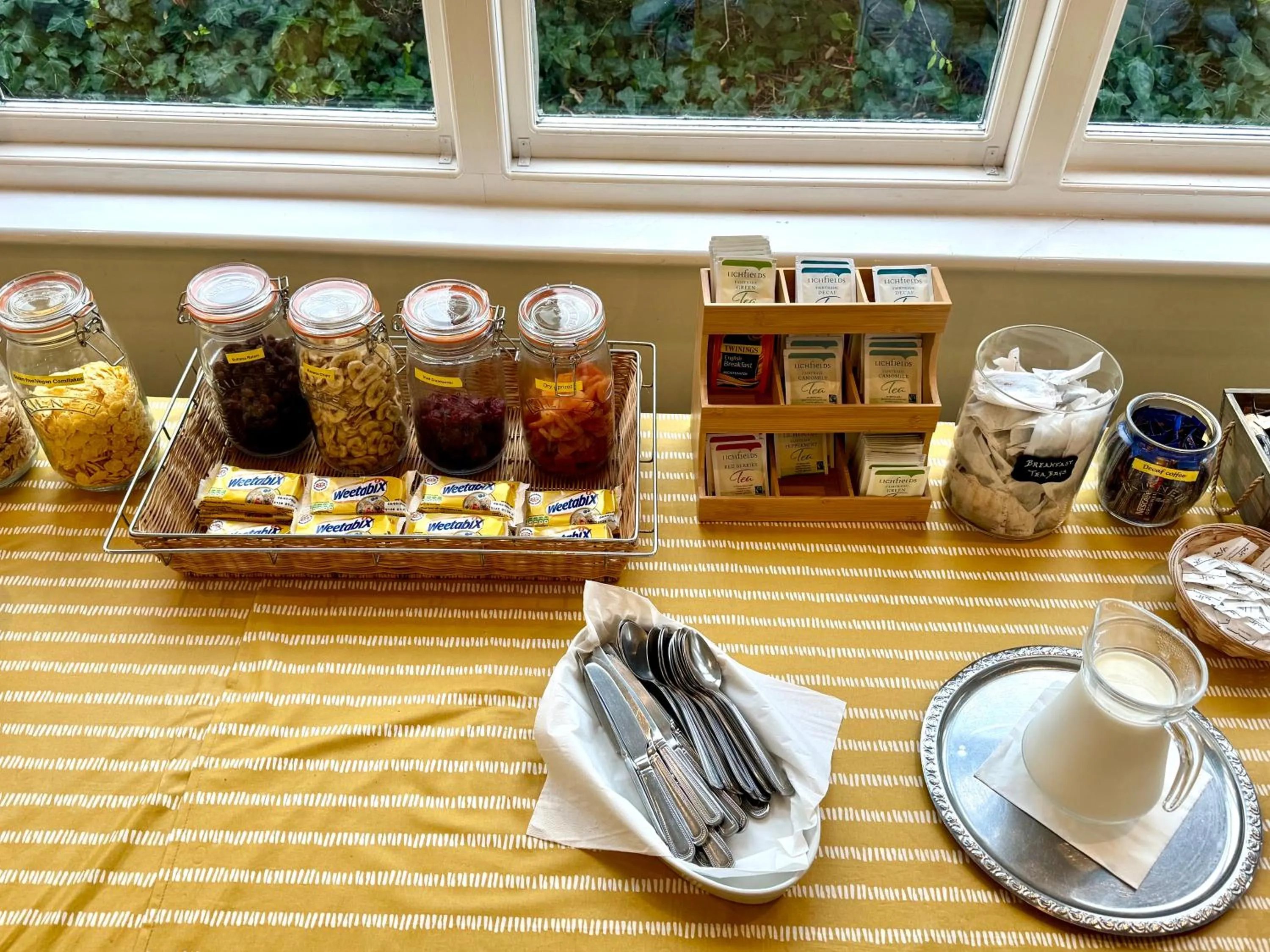 Breakfast in Louisa Lodge & Purbeck House Hotel