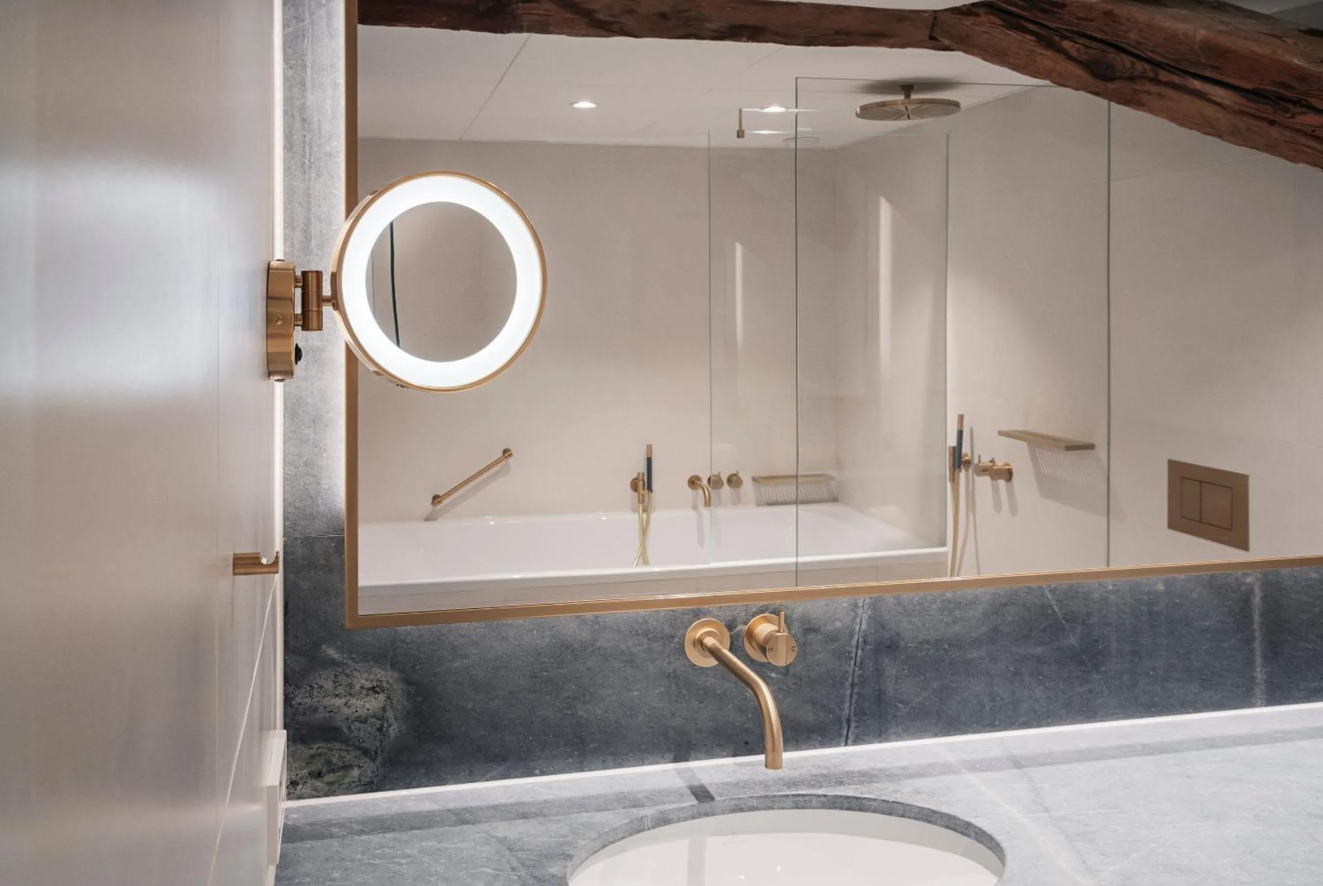 Bathroom in Copenhagen Admiral Hotel