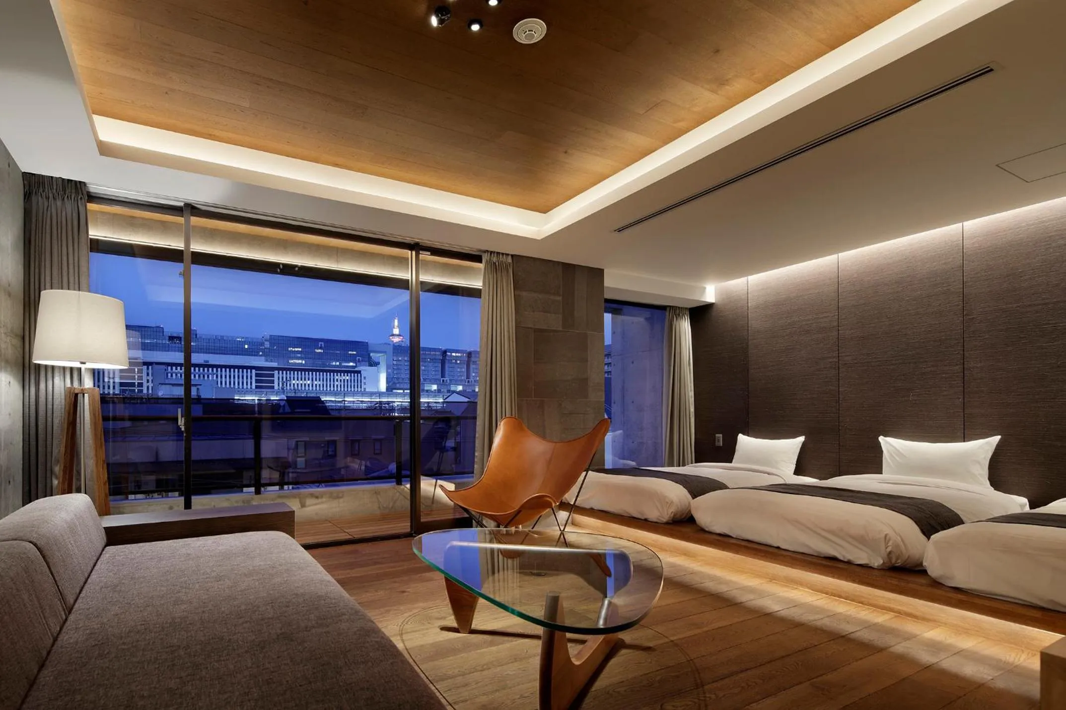 Photo of the whole room, Bed in 22 PIECES