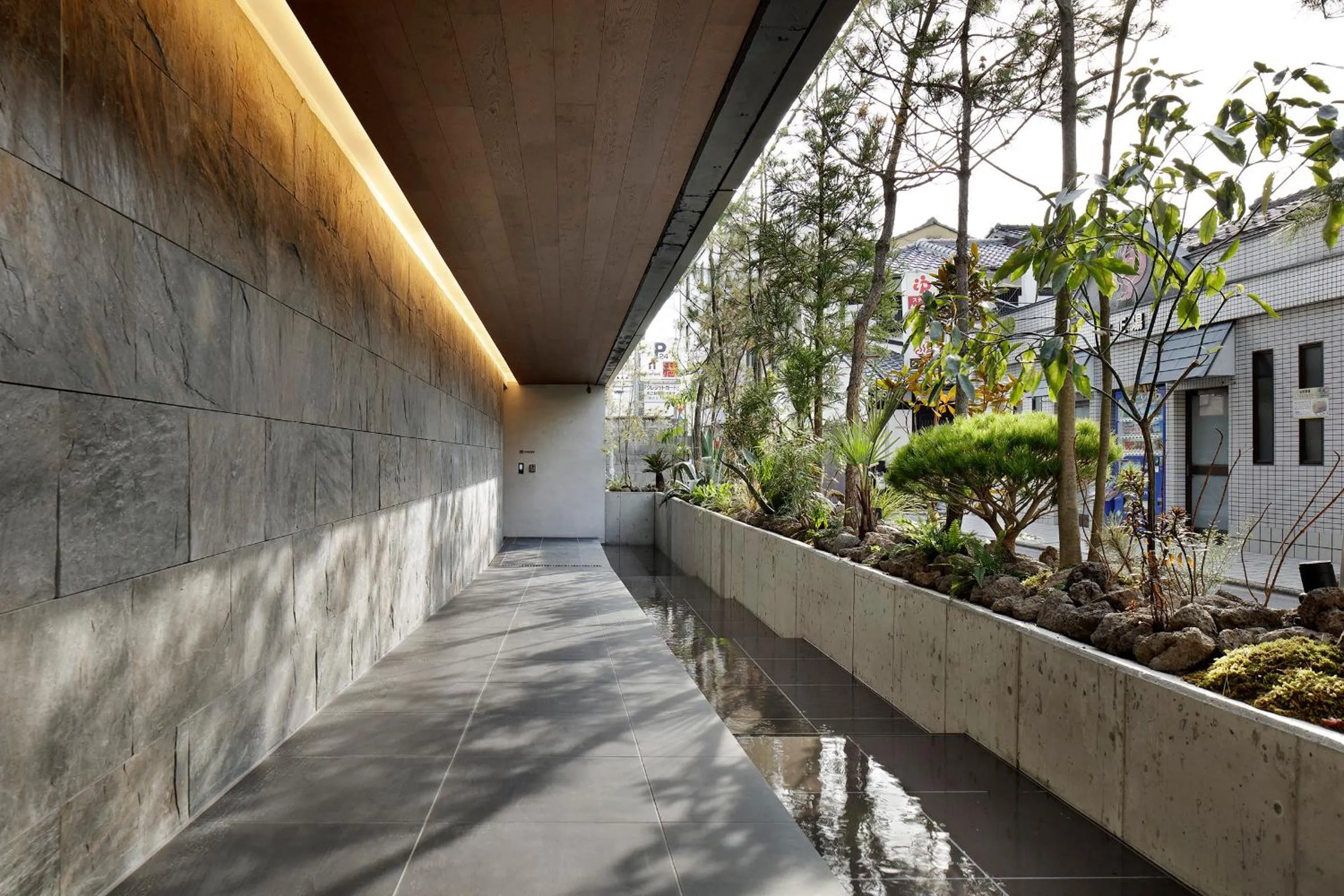 Area and facilities in 22 PIECES