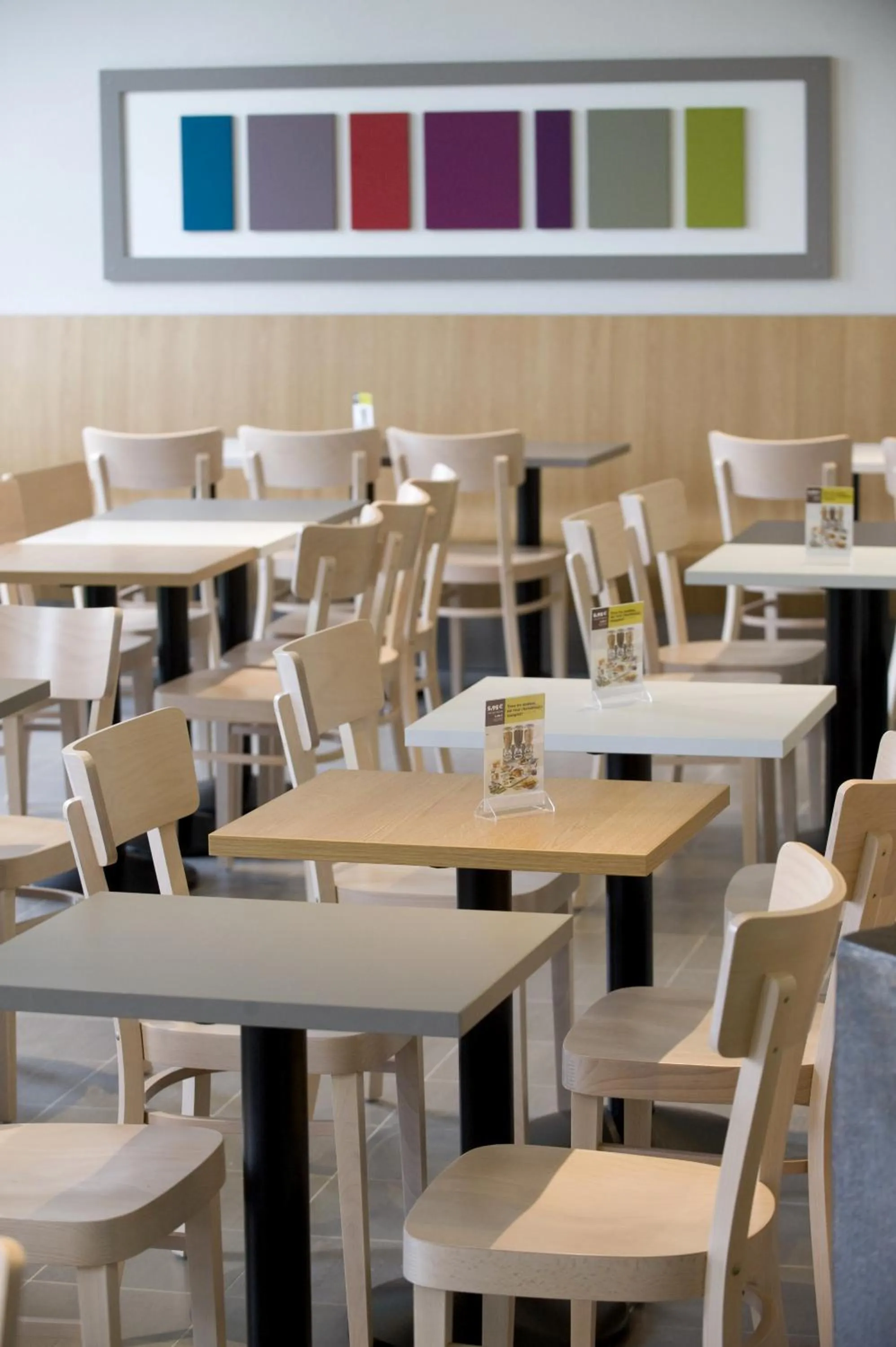 Restaurant/places to eat in B&B HOTEL Aubagne Gémenos