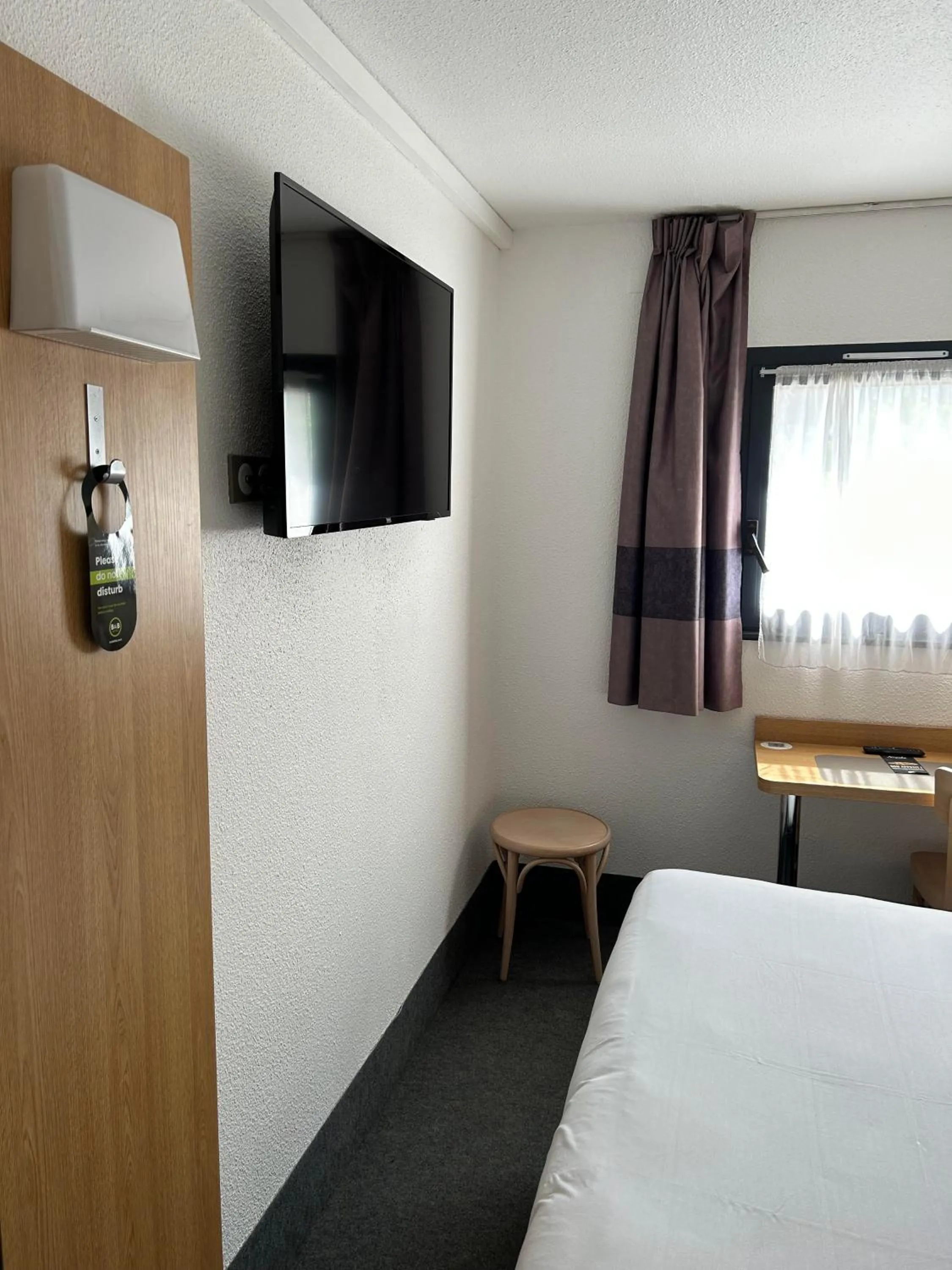 TV and multimedia, Bed in B&B HOTEL Aubagne Gémenos