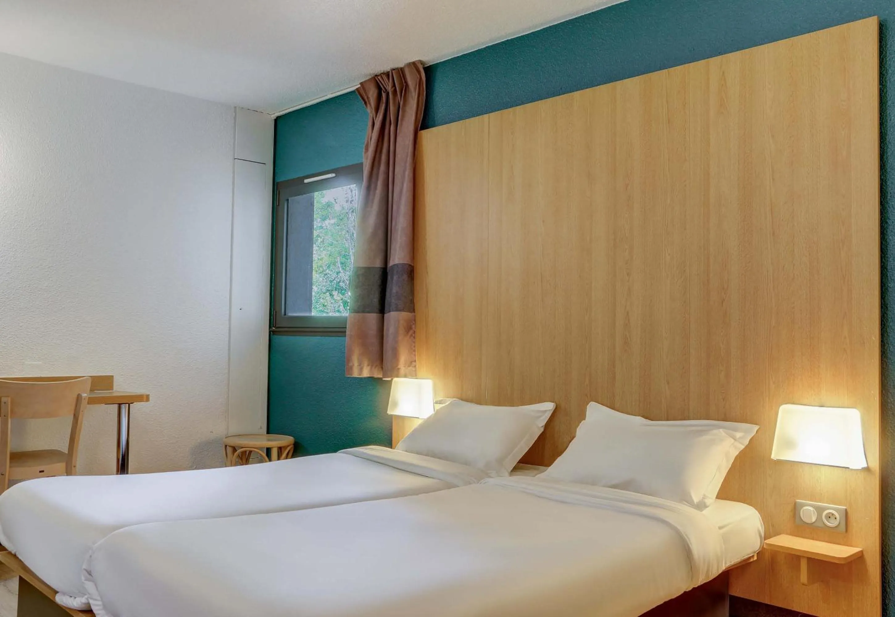 Bedroom, Bed in B&B HOTEL Aubagne Gémenos