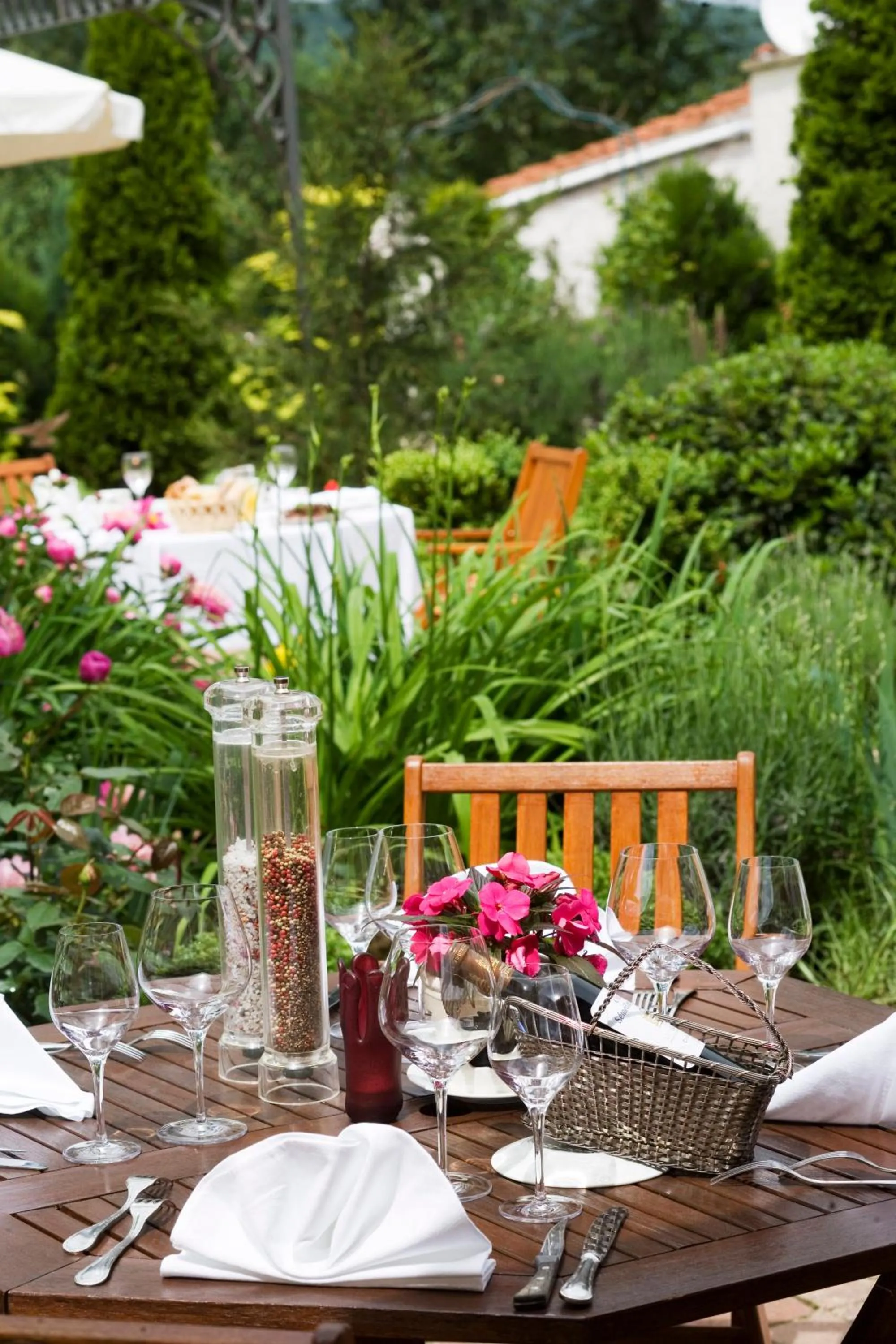 Patio in Demeures & Châteaux Domaine de la Grange de Condé