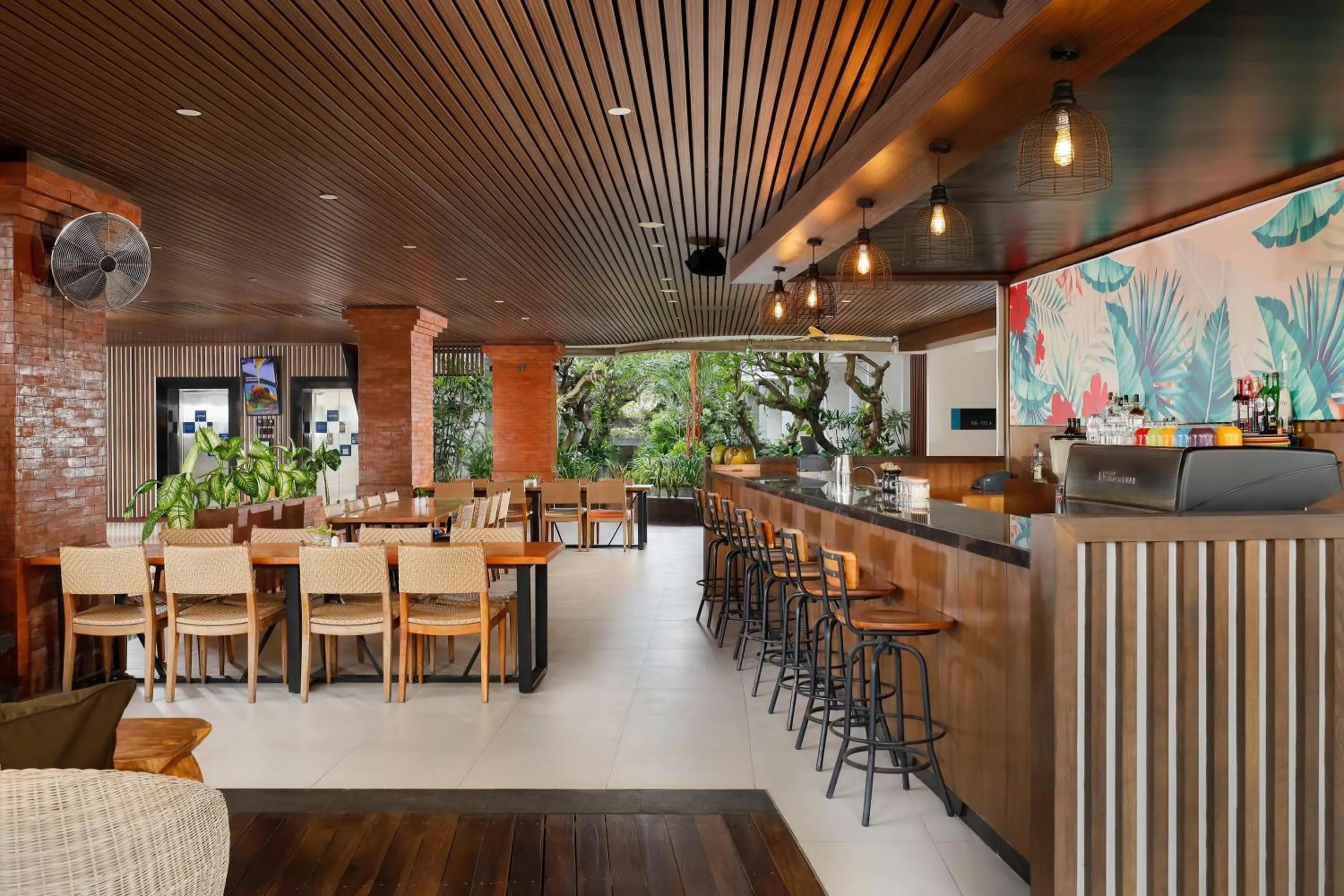 Restaurant/places to eat in Aston Canggu Beach Resort