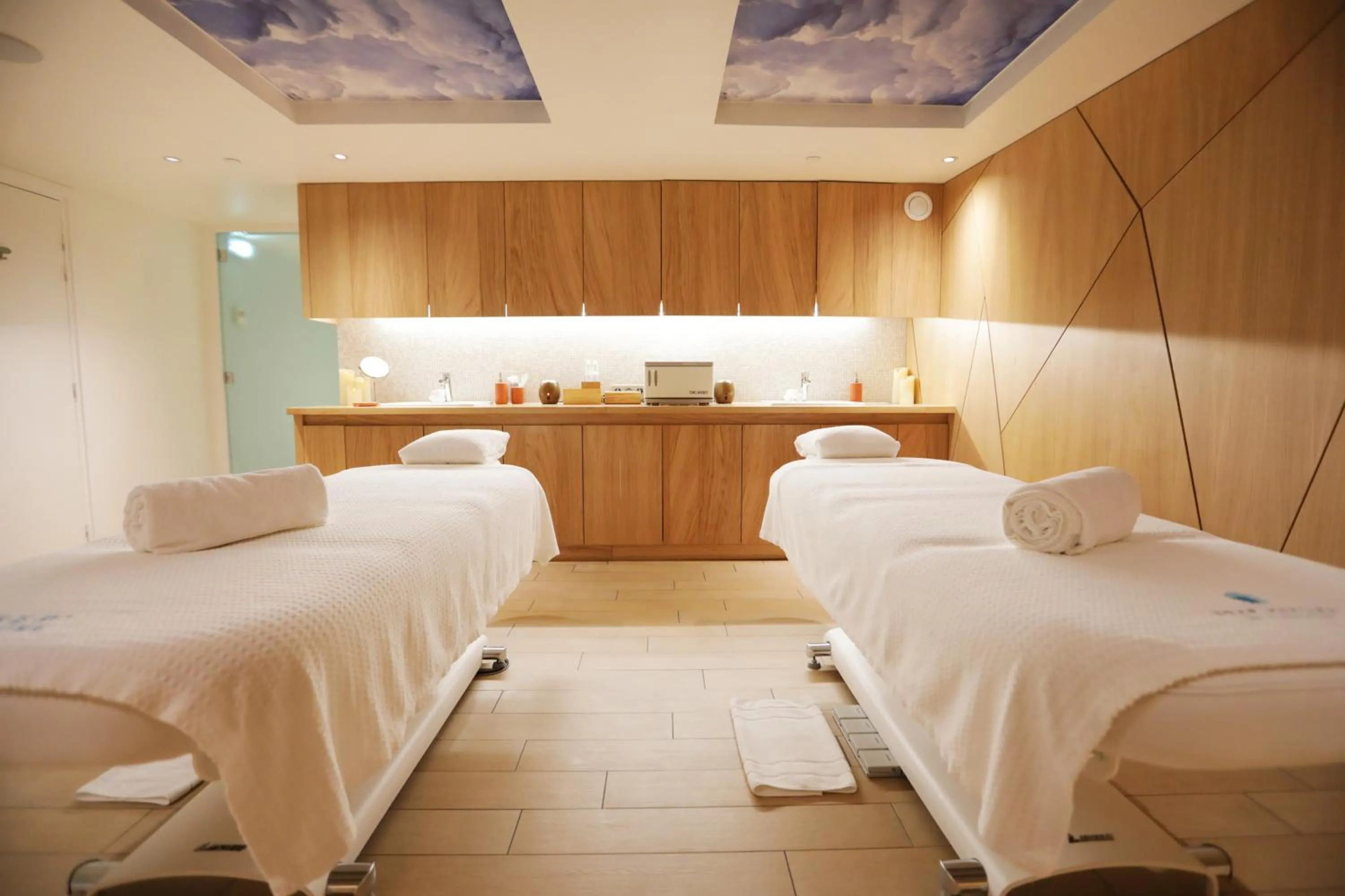 Massage, Bed in Center Parcs Villages Nature Paris