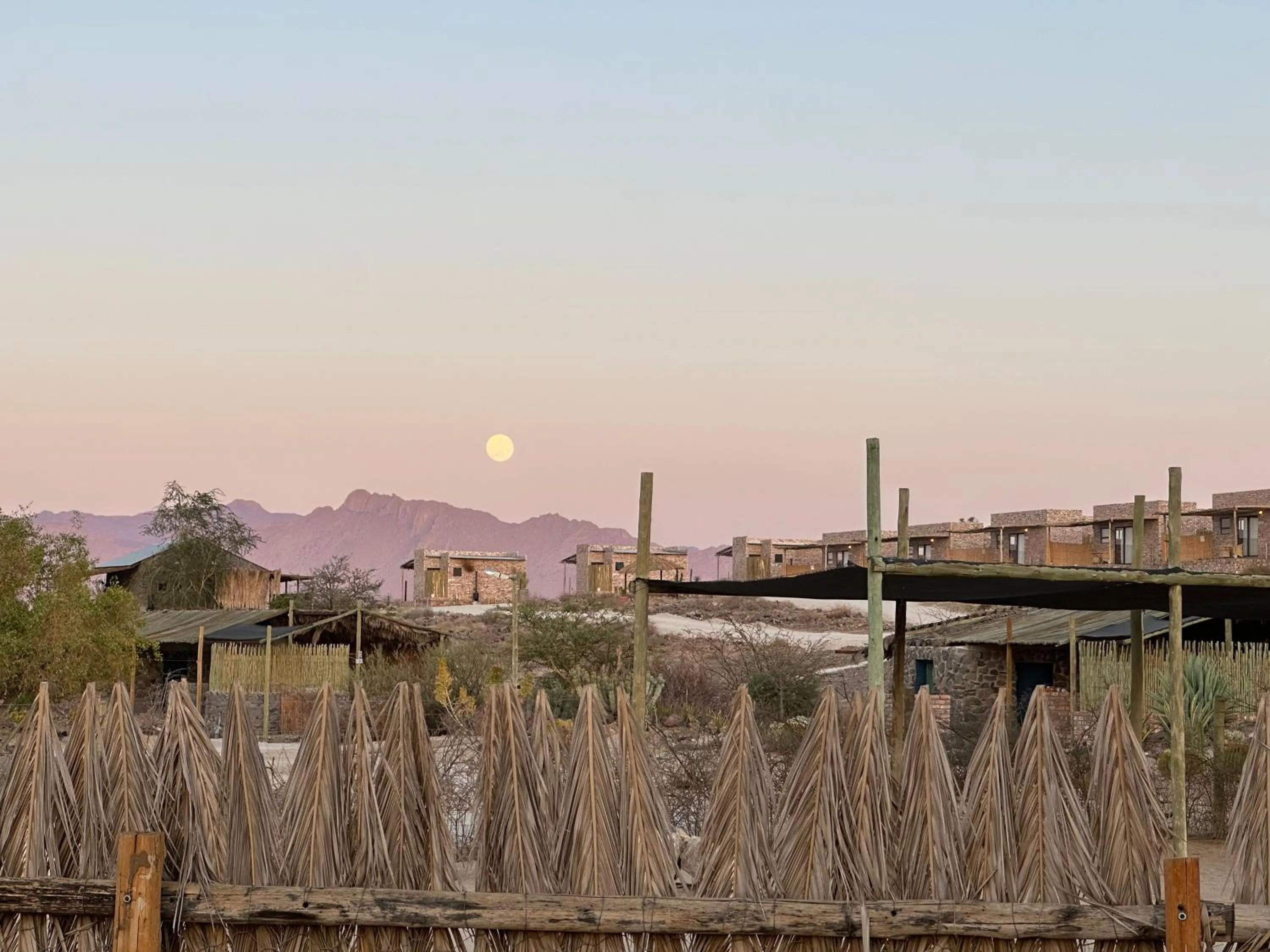 Daureb Isib Campsite and B&B