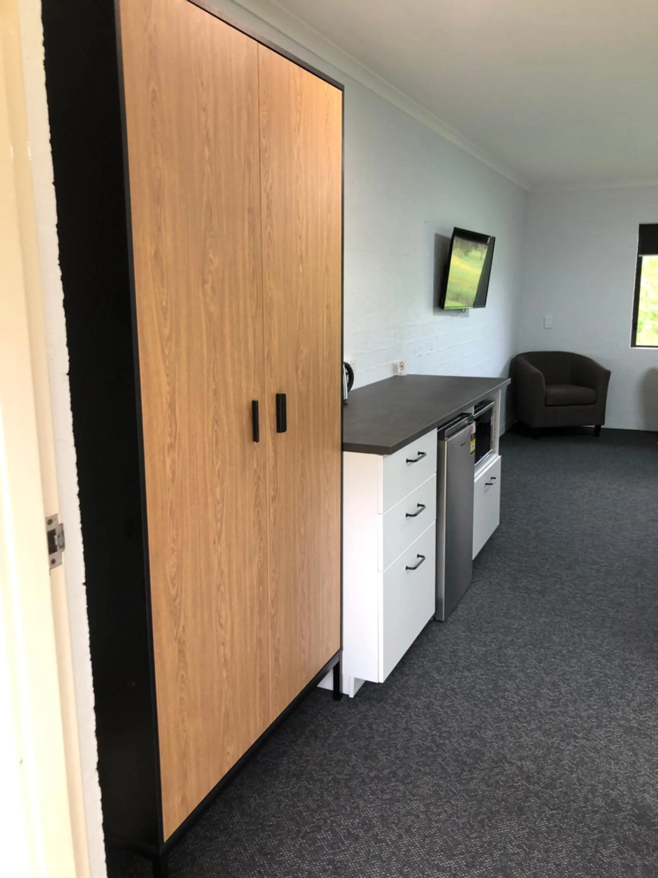 Colonial Inn Guest Rooms