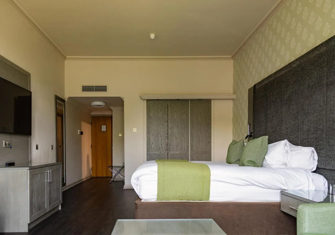 Photo of the whole room, Bed in Vale Resort