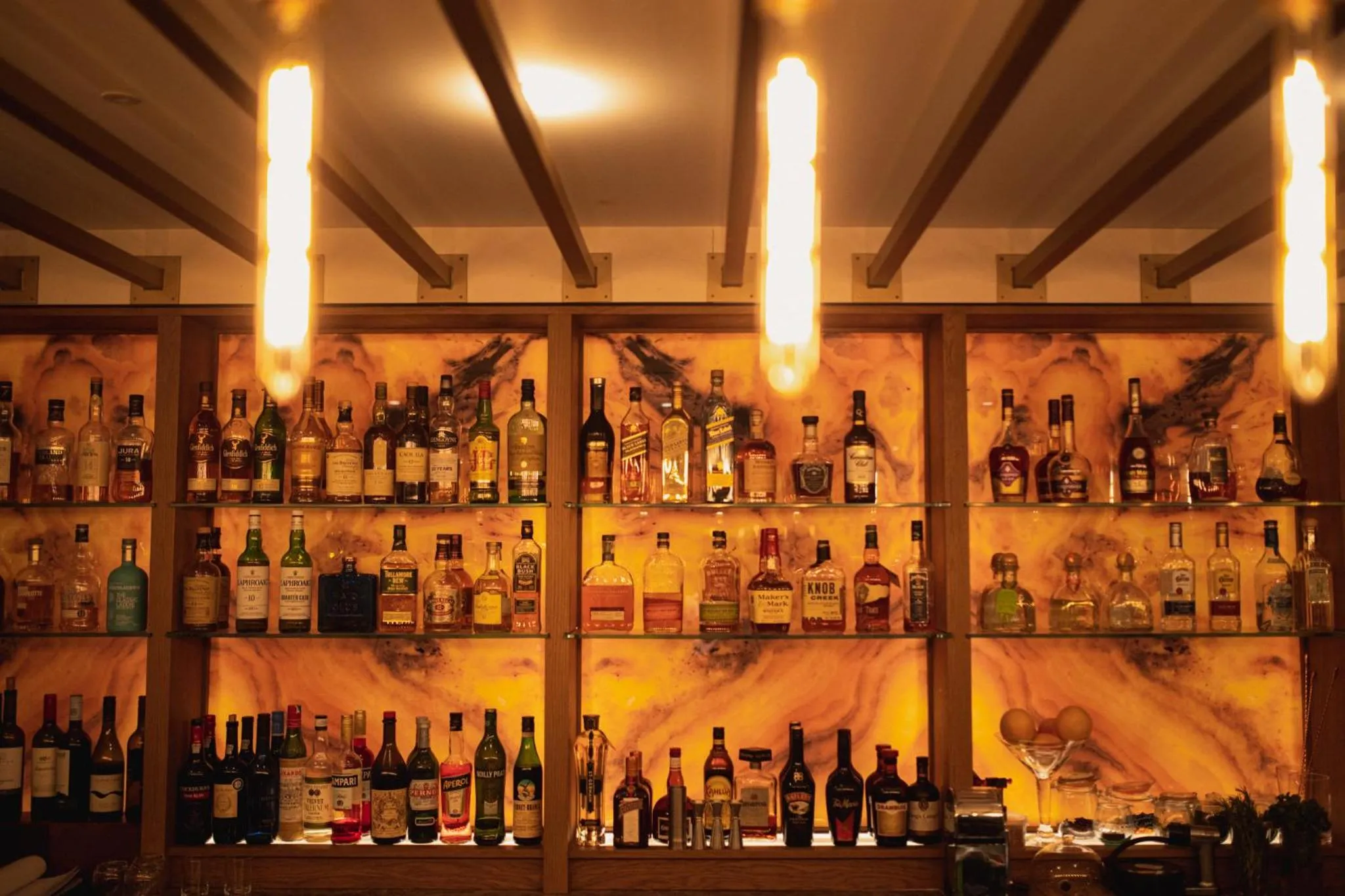 Lounge or bar in Crowne Plaza Gerrards Cross by IHG