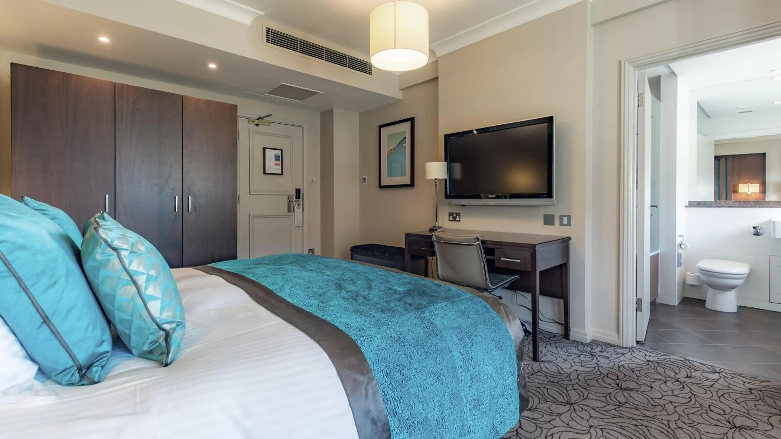 Bedroom, Bed in Grand Jersey Hotel and Spa