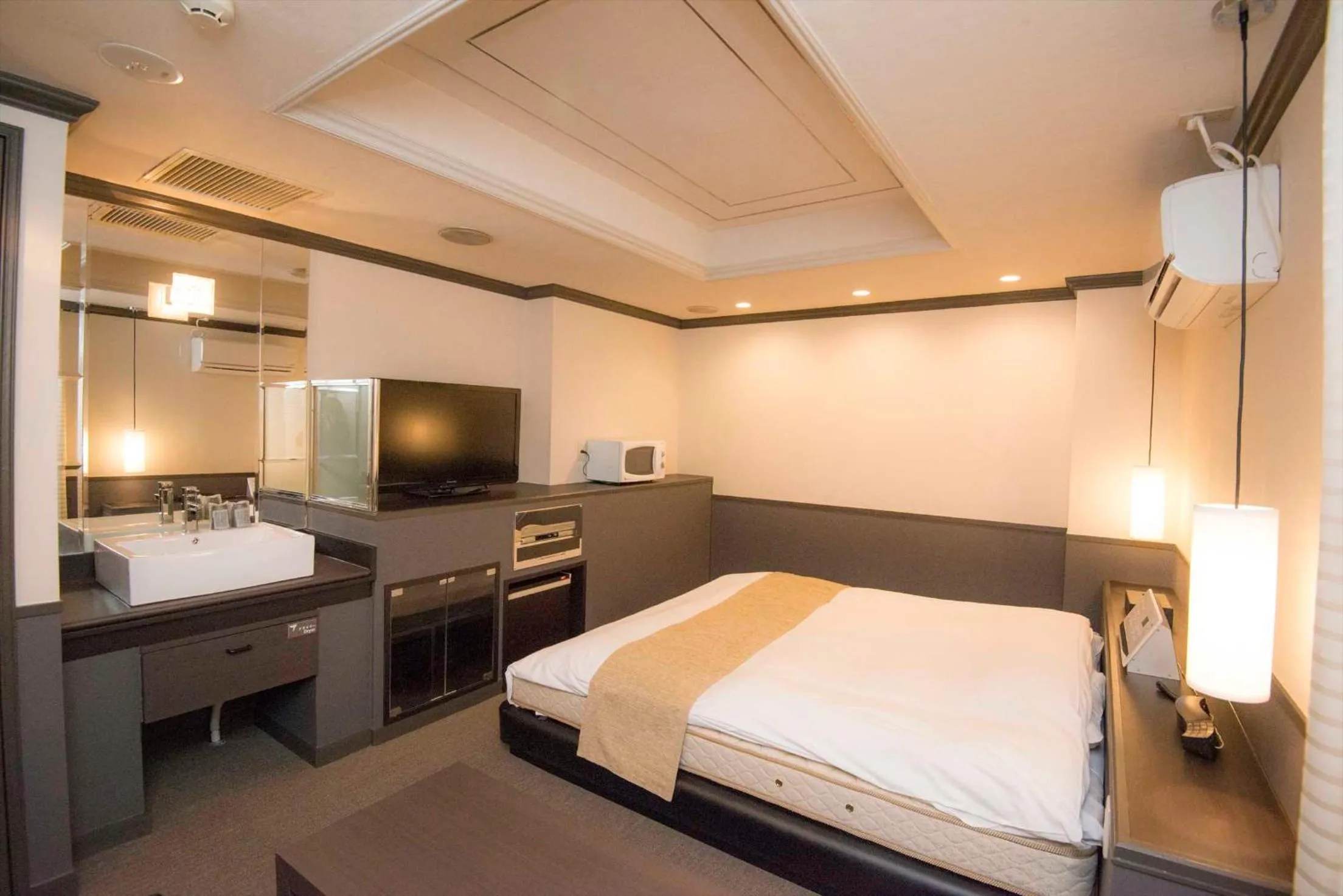 Bed in Hotel Double Funabashi