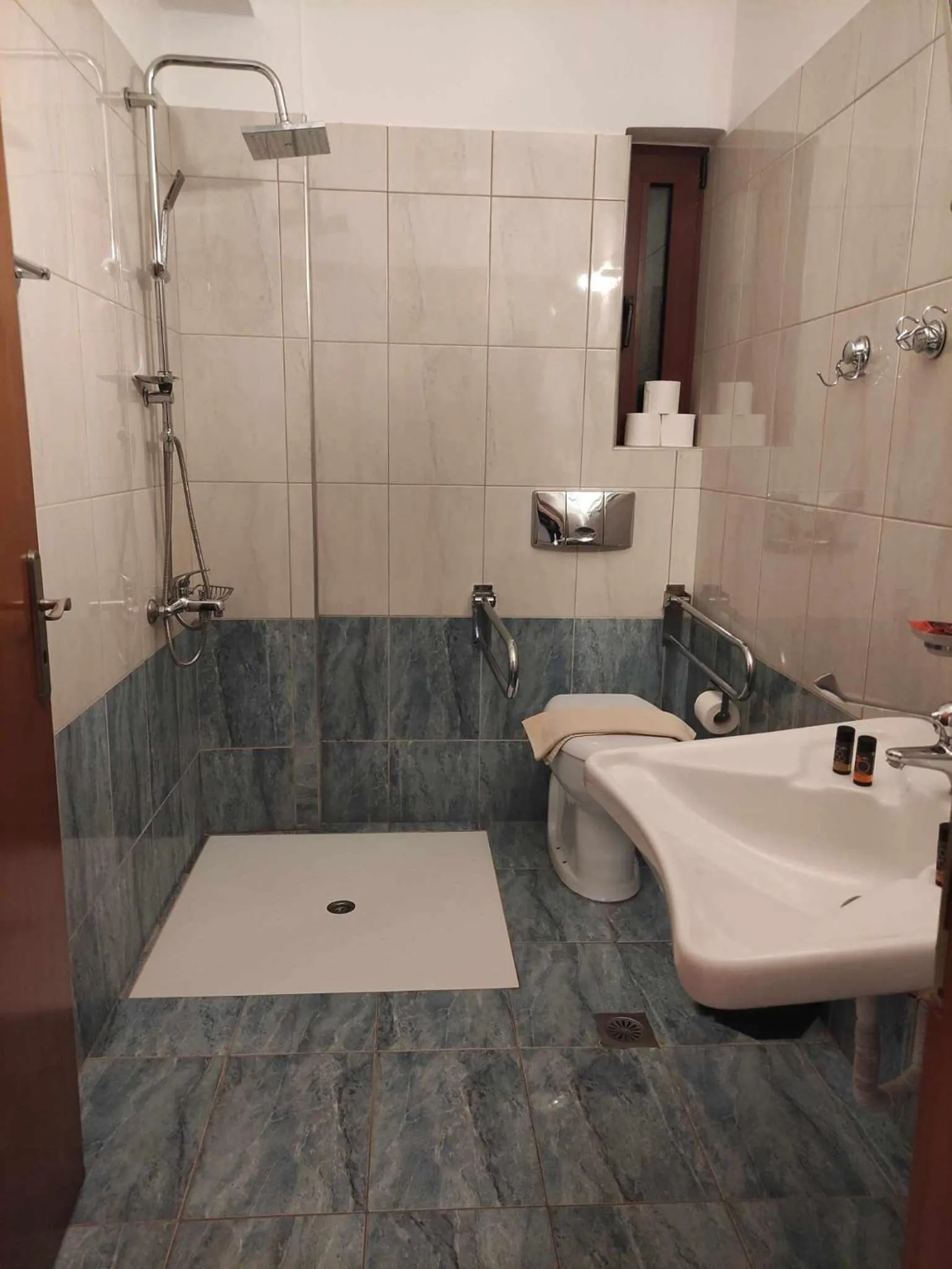 Shower in Kallitsakis Beach