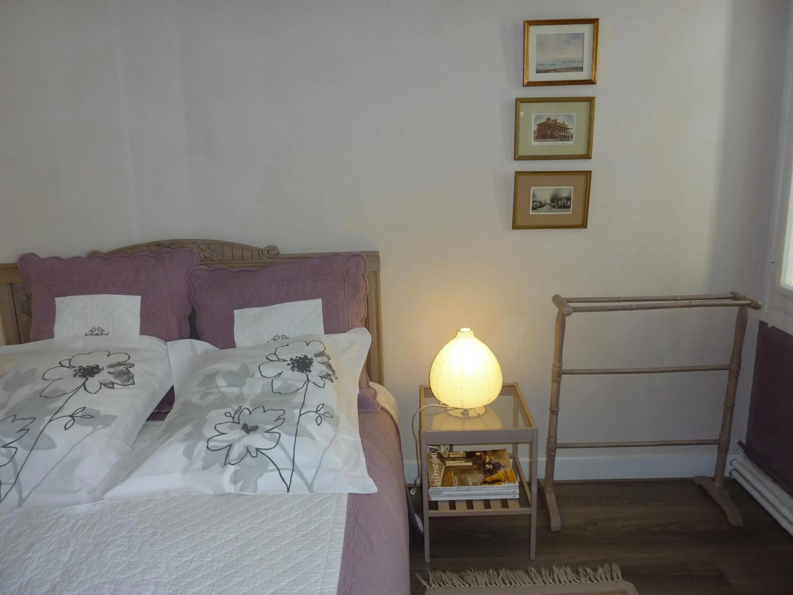 Decorative detail, Bed in Le Clos des Rosiers