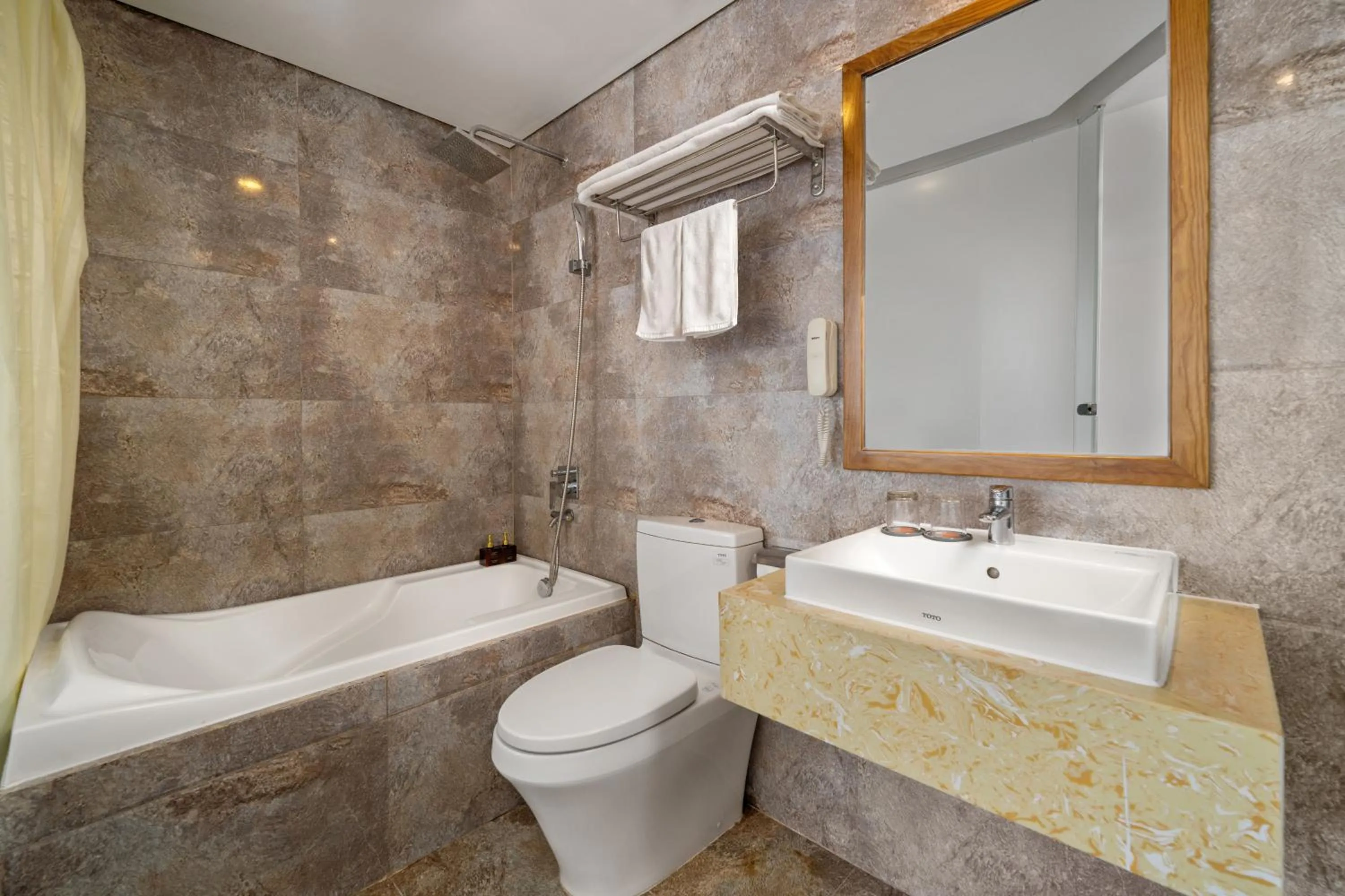 Bath in Bliss Luxury Hotel