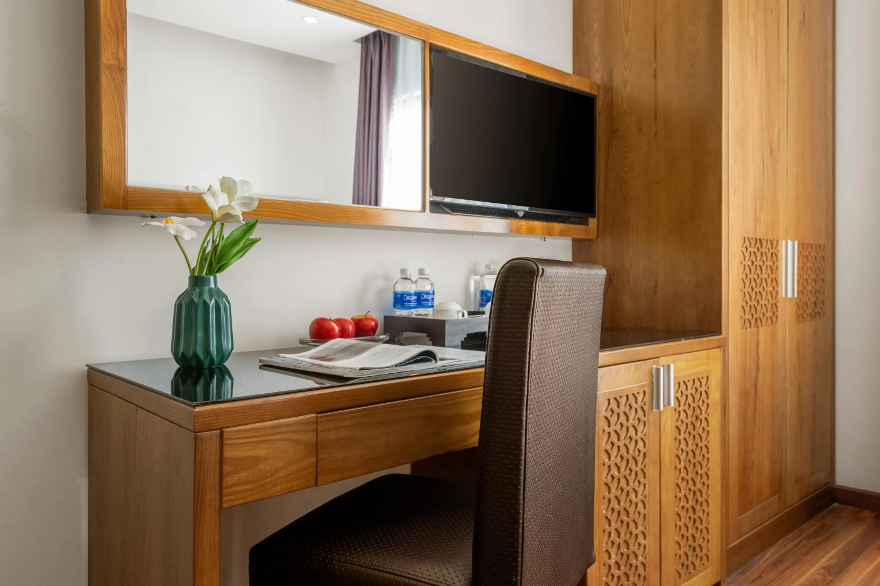 TV and multimedia in Bliss Luxury Hotel