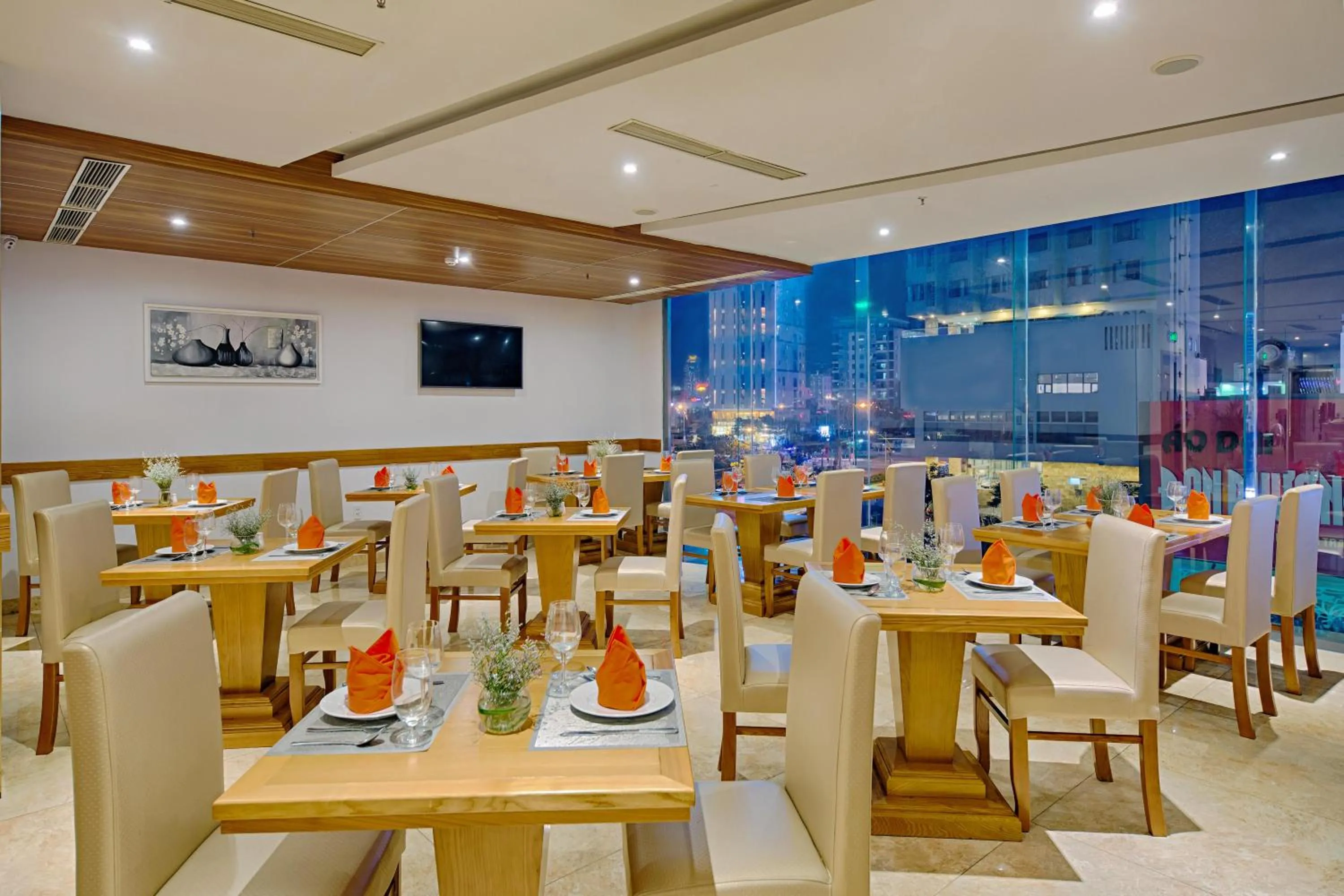 Restaurant/places to eat in Bliss Luxury Hotel