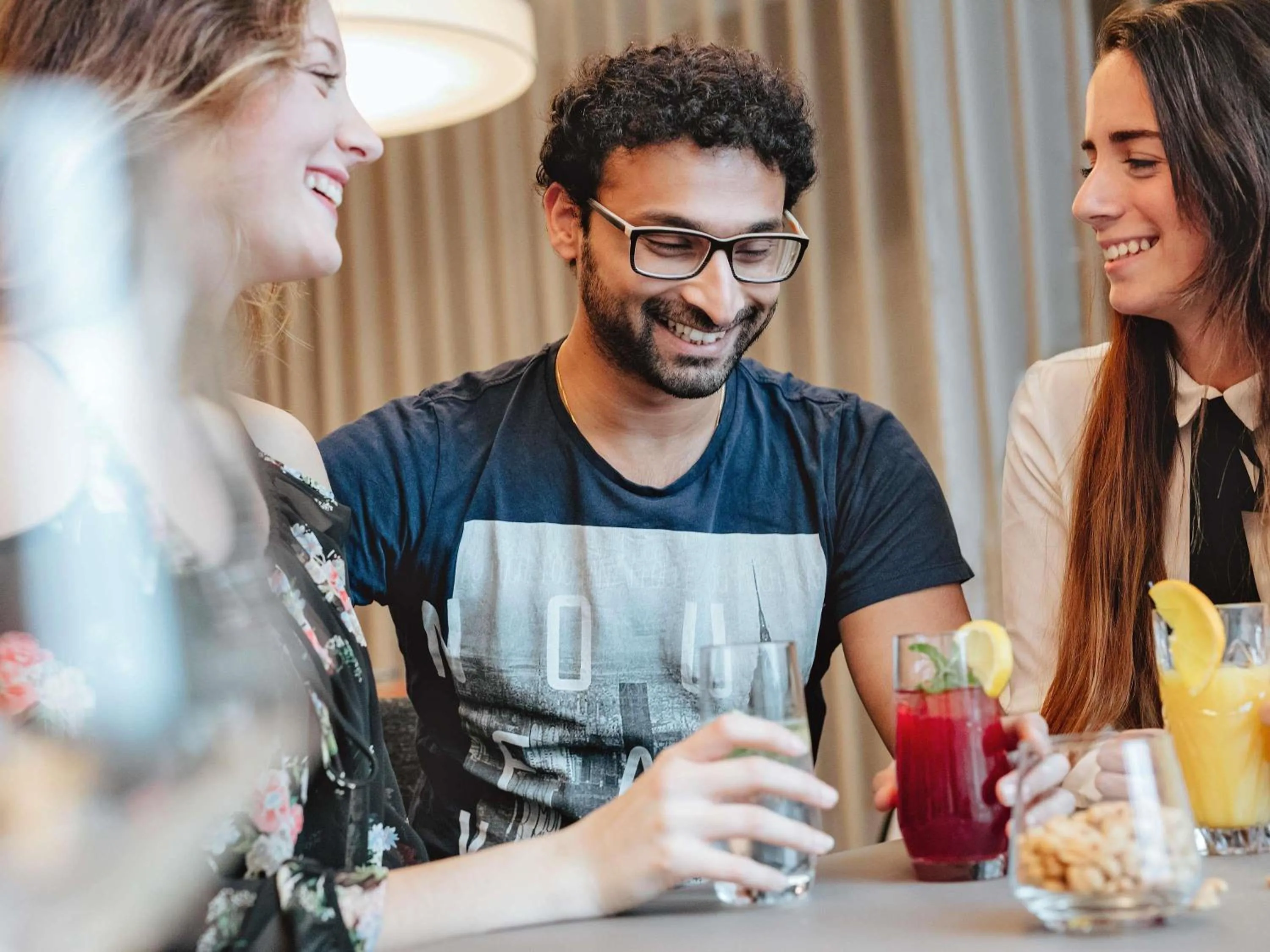 Lounge or bar in ibis London Excel-Docklands