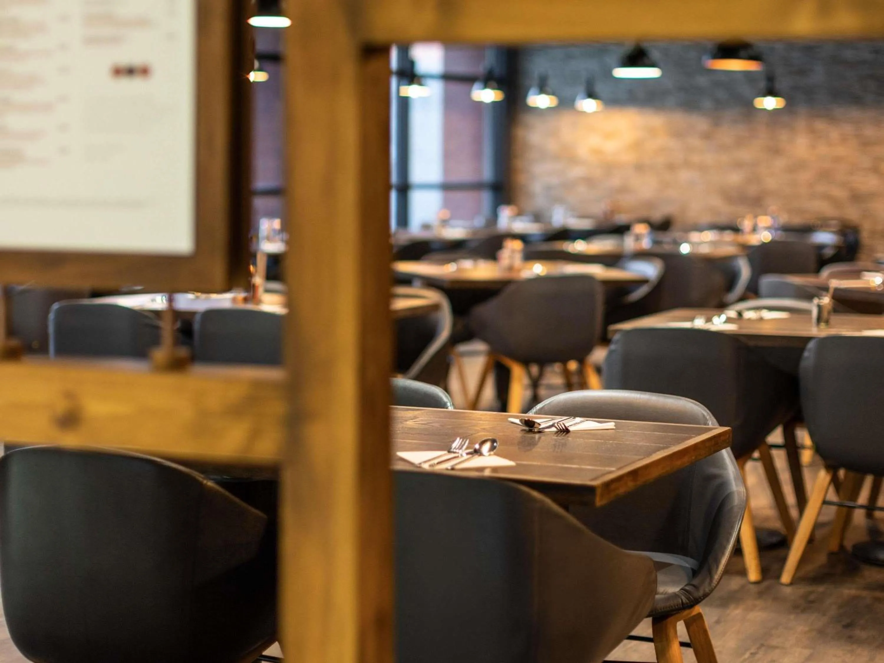 Restaurant/places to eat in Novotel Leeds Centre