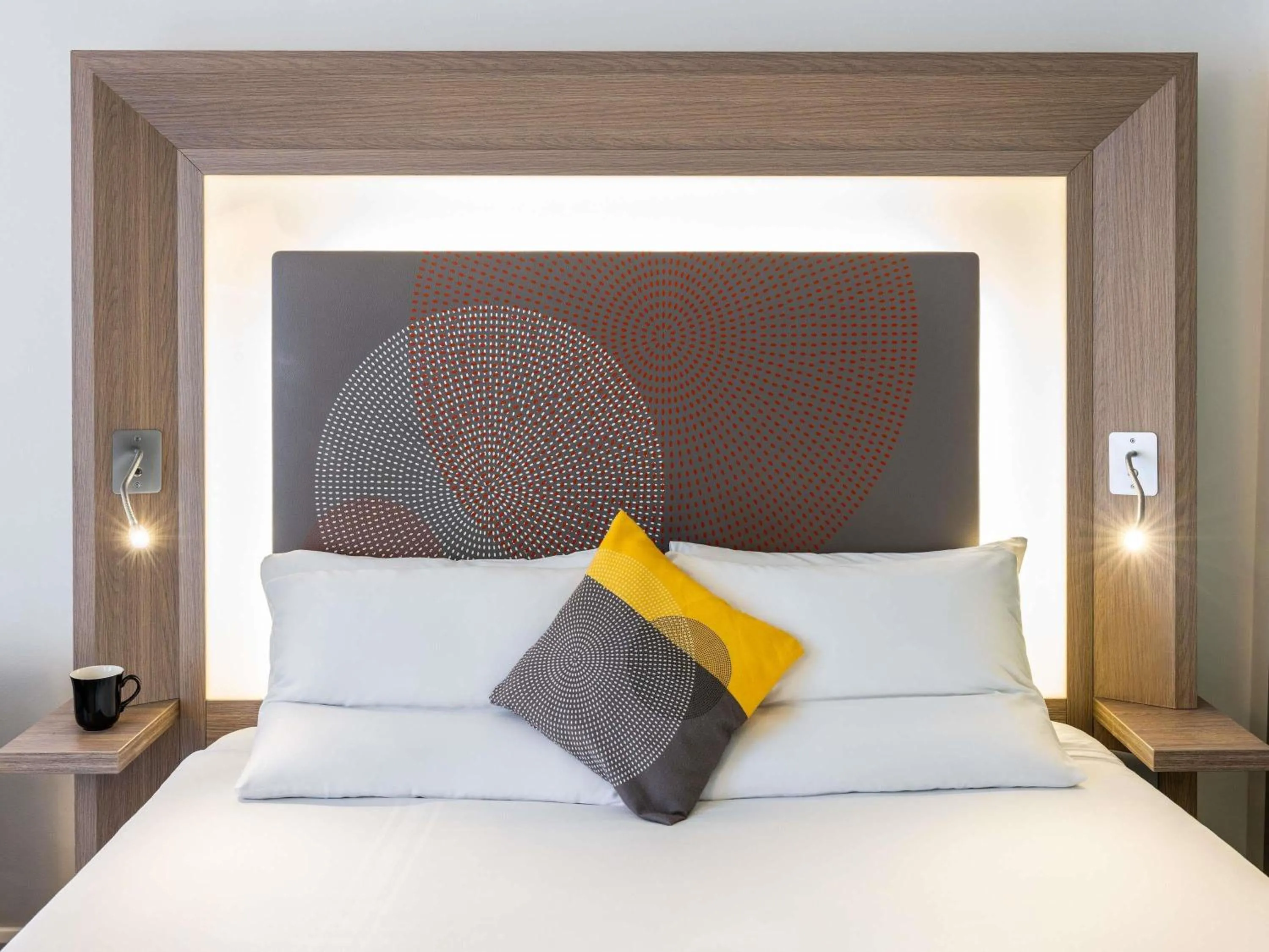 Bedroom, Bed in Novotel Leeds Centre