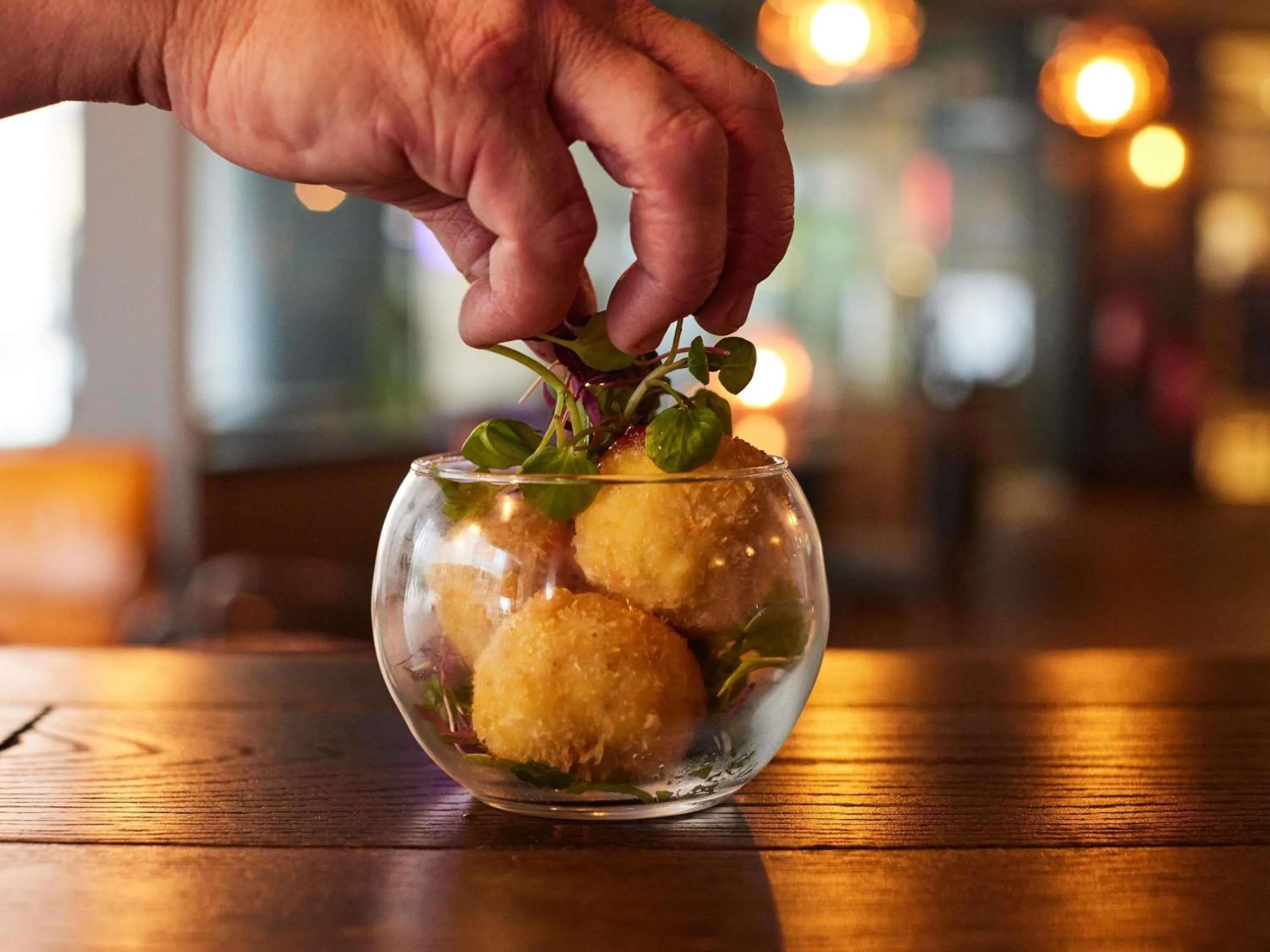 Lounge or bar in Novotel Leeds Centre