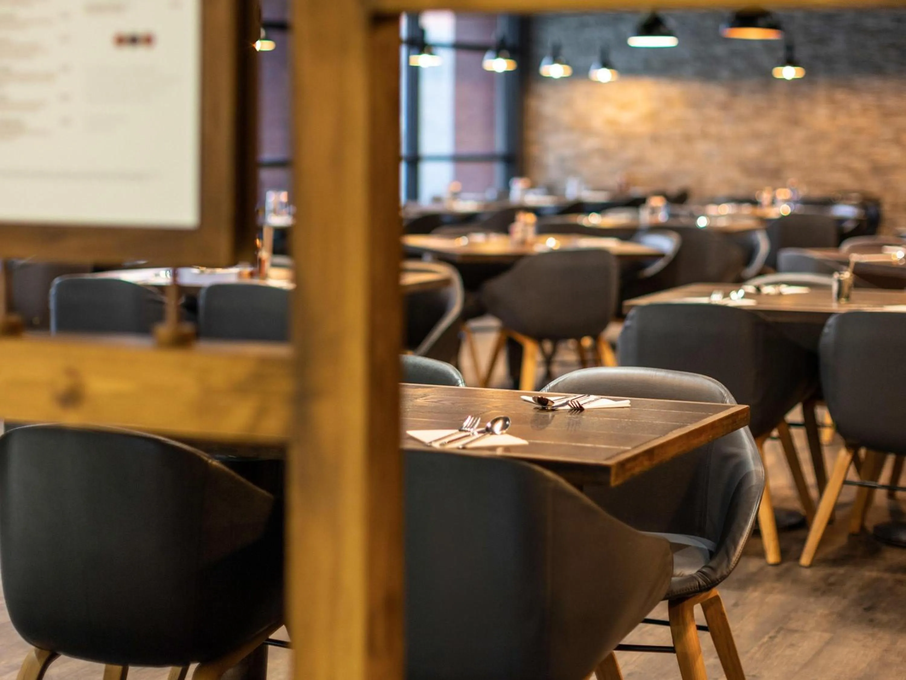 Restaurant/places to eat in Novotel Leeds Centre