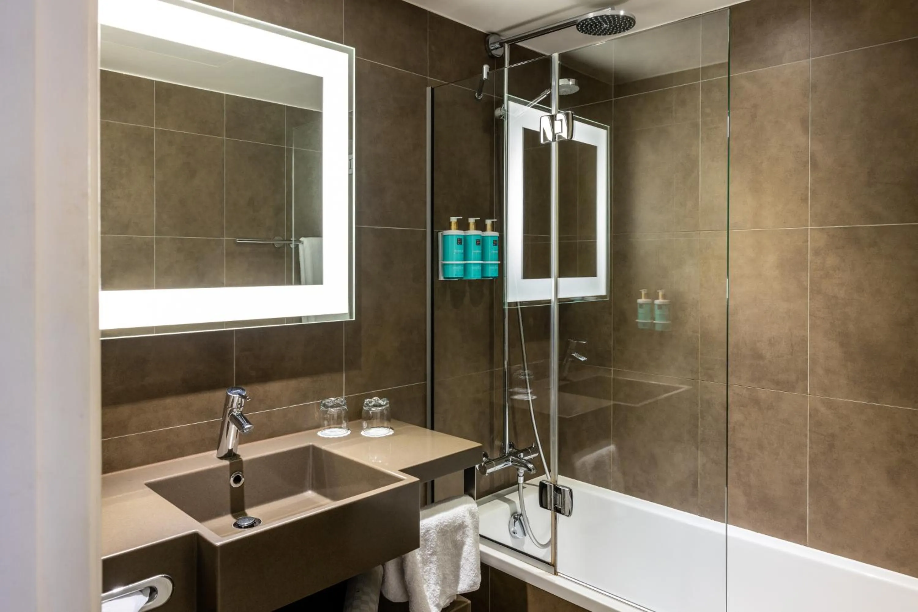 Bathroom in Novotel Leeds Centre