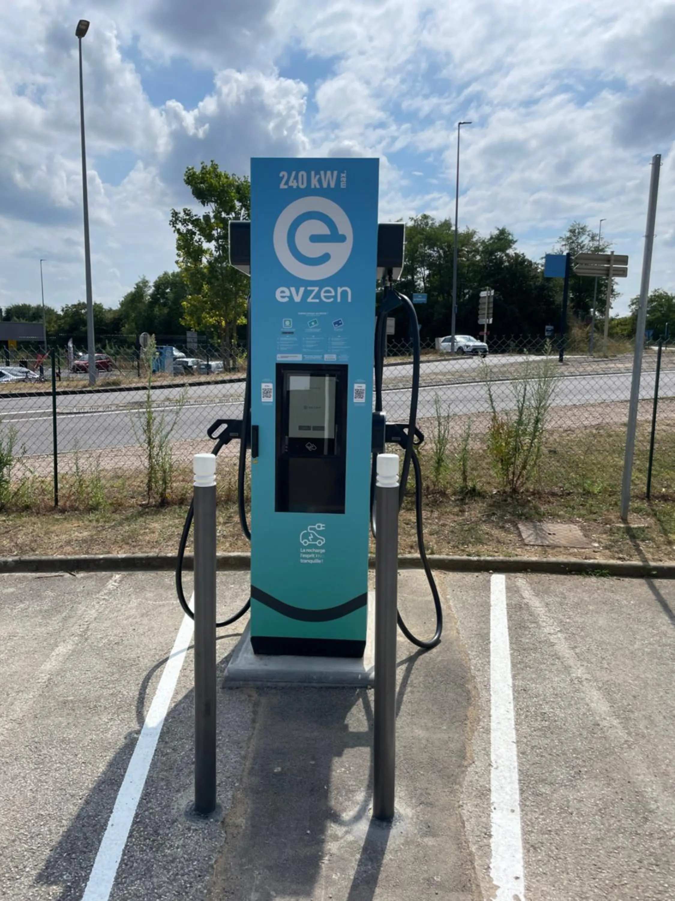 Parking in Brit Hotel Macon Nord Autoroute du Soleil