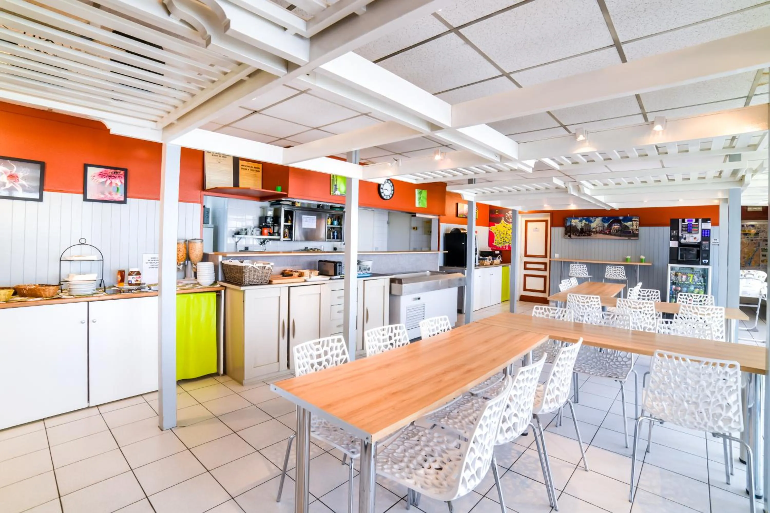 Breakfast in Brit Hotel Macon Nord Autoroute du Soleil