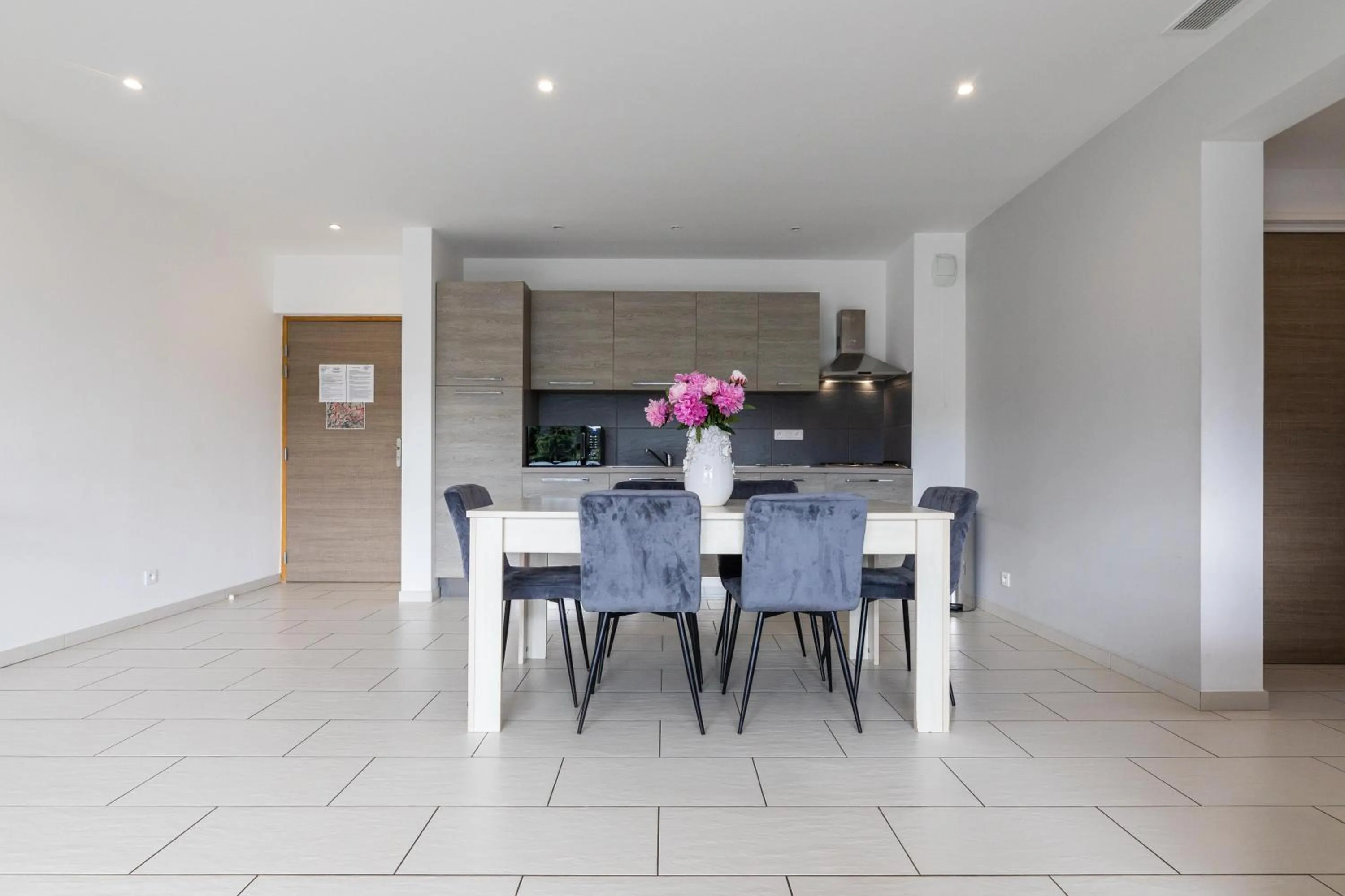 Kitchen or kitchenette in Les Alizés Résidence & Spa