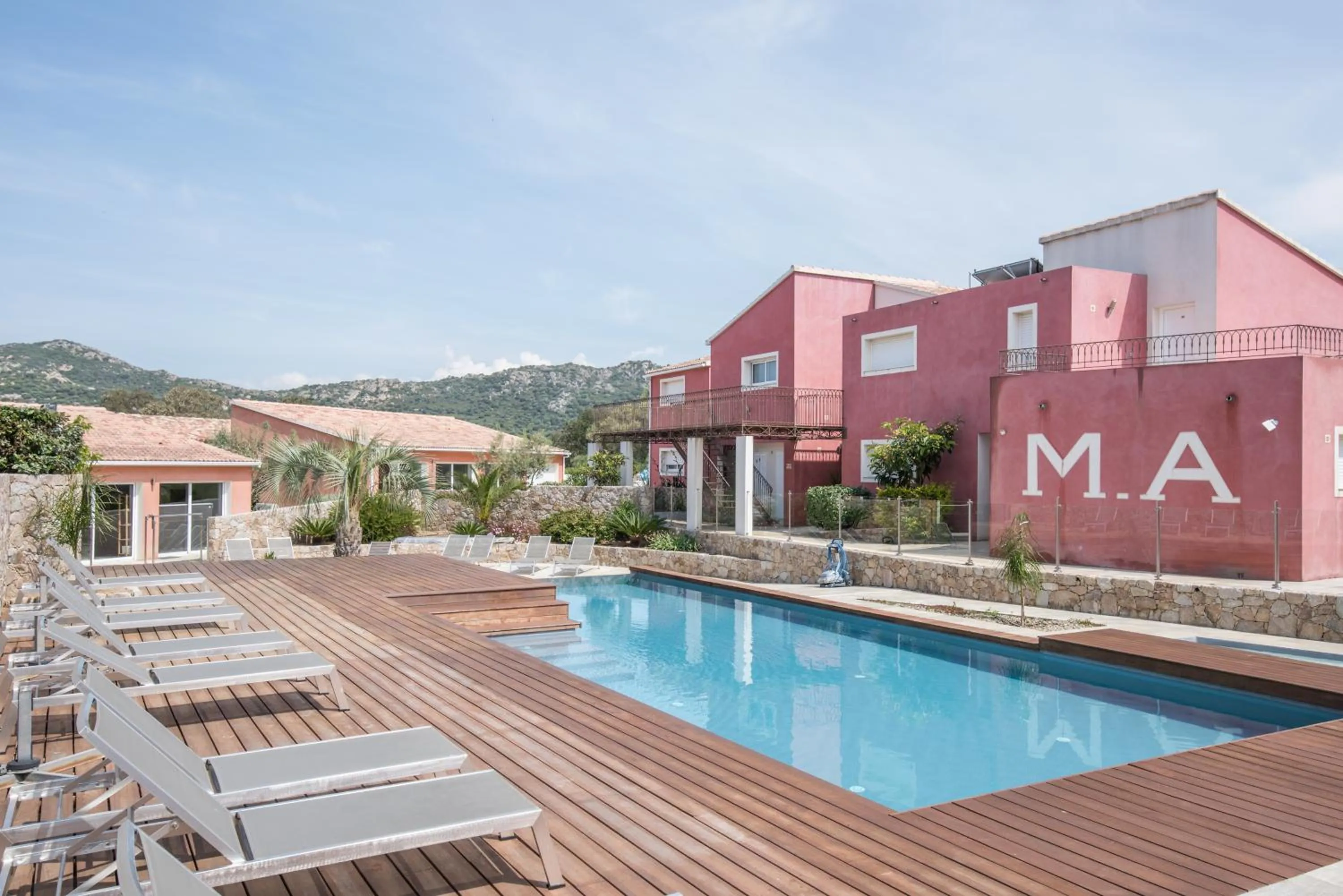 Garden view in Les Alizés Résidence & Spa