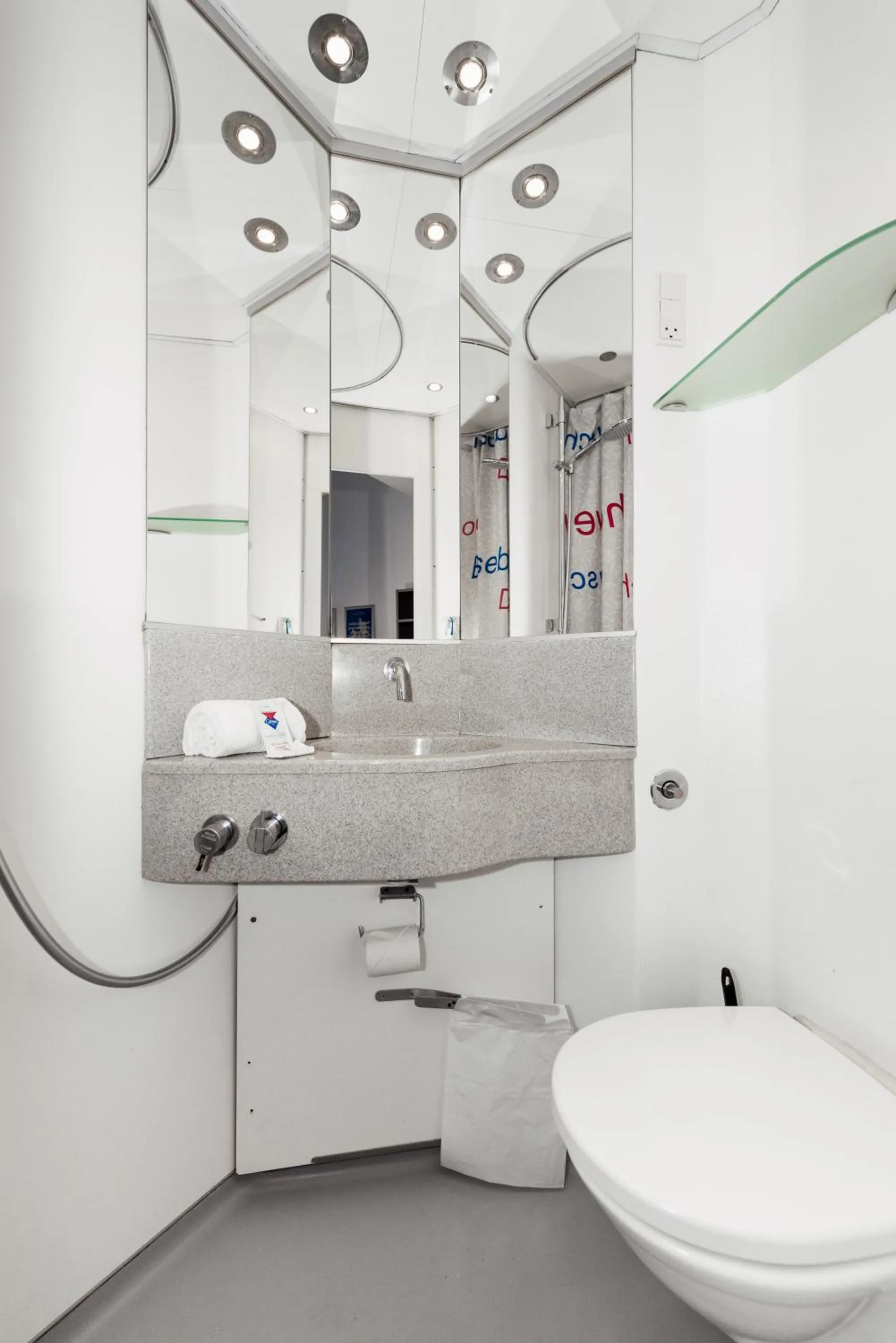 Shower in Cabinn Scandinavia