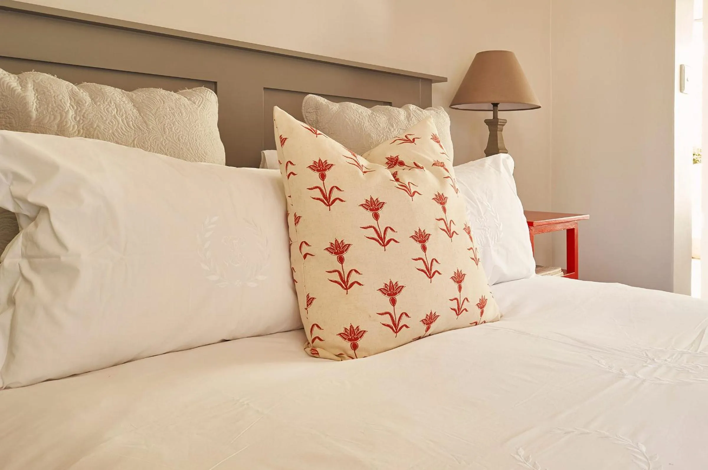 Bedroom, Bed in Highland Quarters