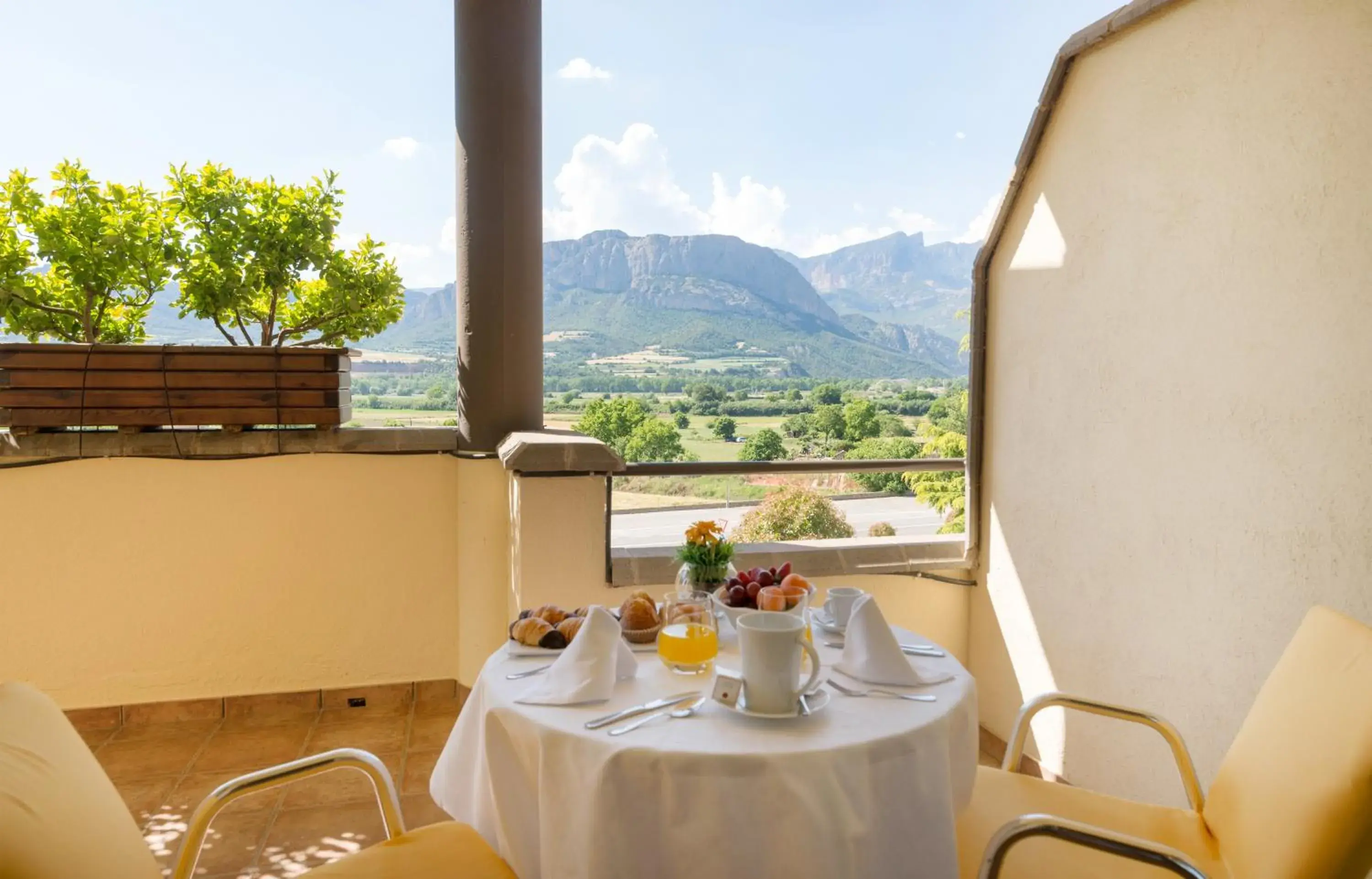 Double Room with Spa Bath - single occupancy in Hotel Restaurant Cal Petit Double Room with Spa Bath - single occupancy in Hotel Restaurant Cal Petit