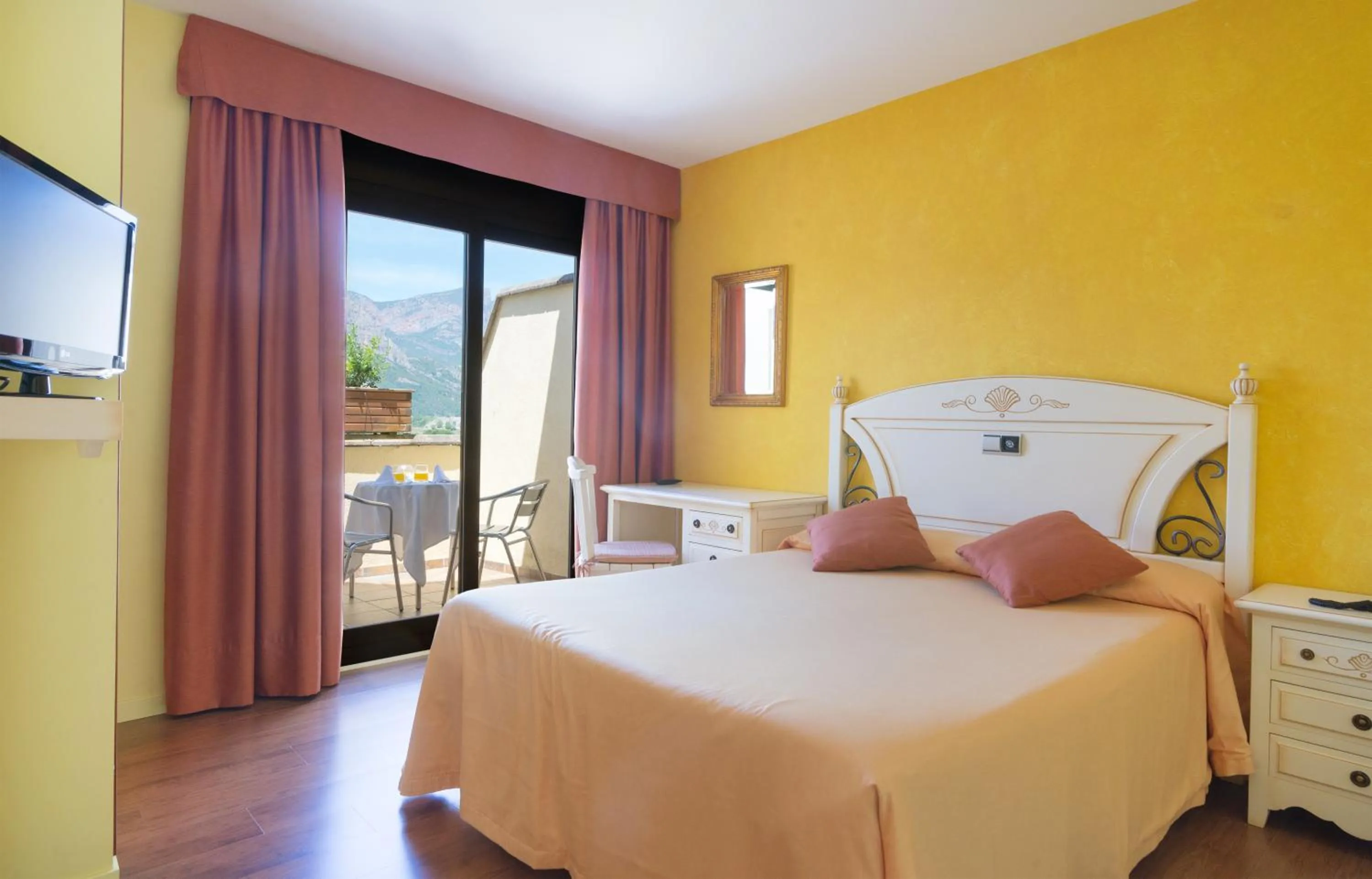 Bed in Hotel Restaurant Cal Petit