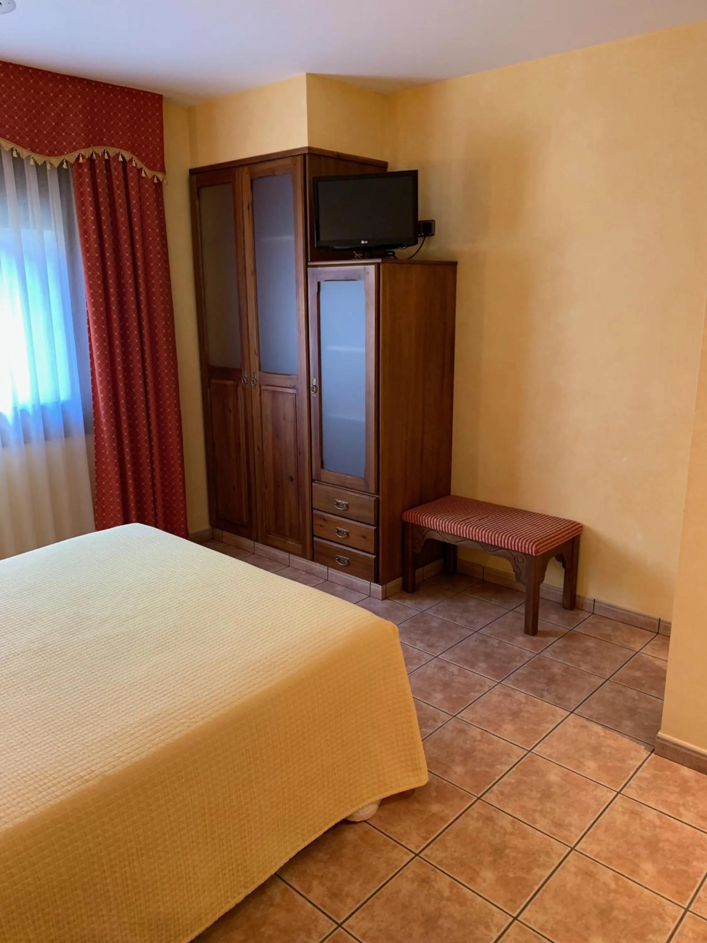 Bed in Hotel Restaurant Cal Petit