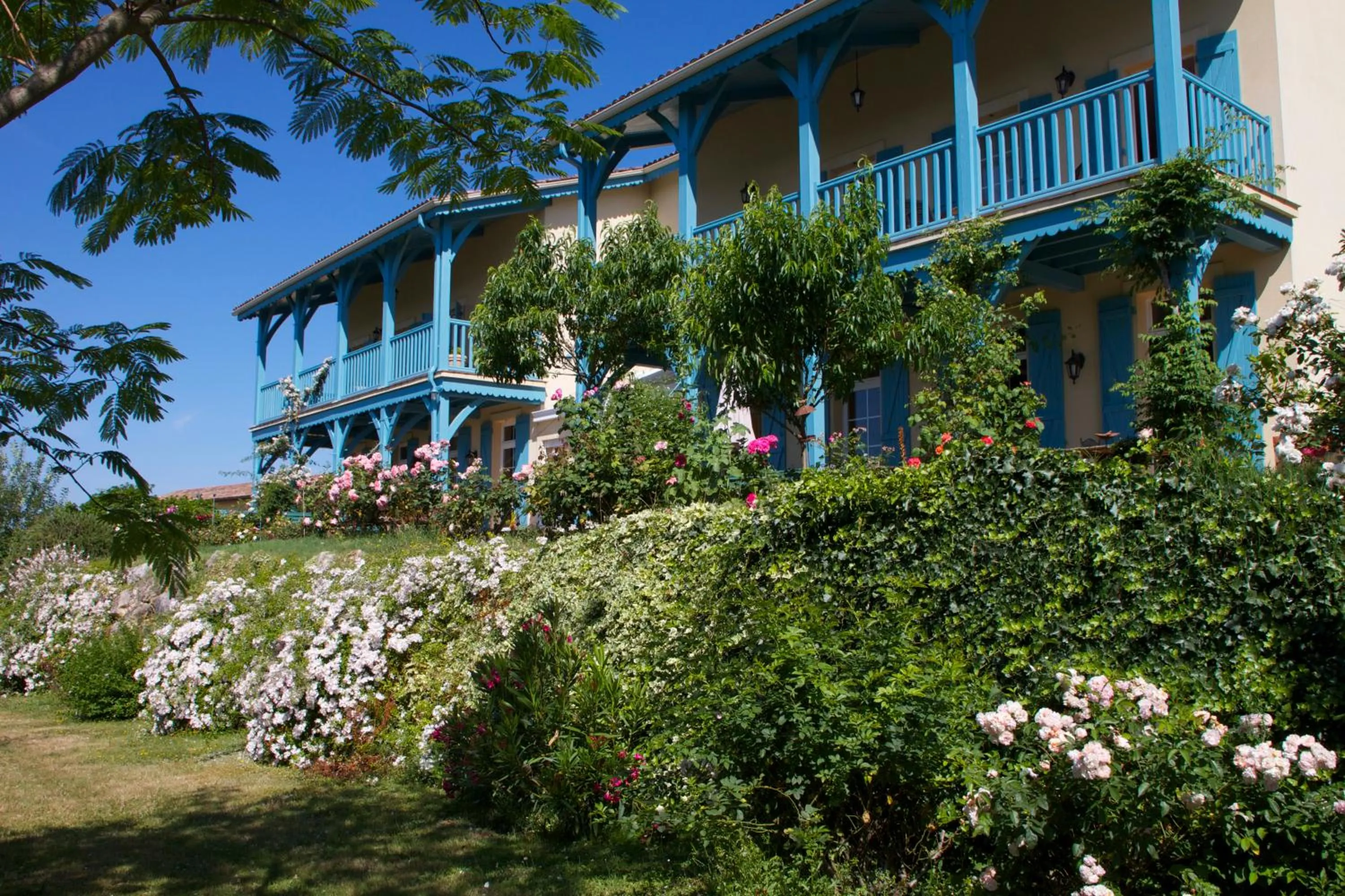 Facade/entrance in Maison Olea